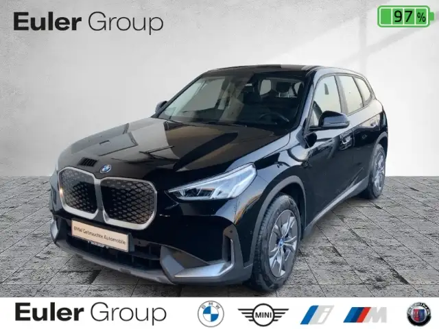 BMW iX1 xDrive 30 Kamera DAB LED SHZ adapt. M-Fahrwerk