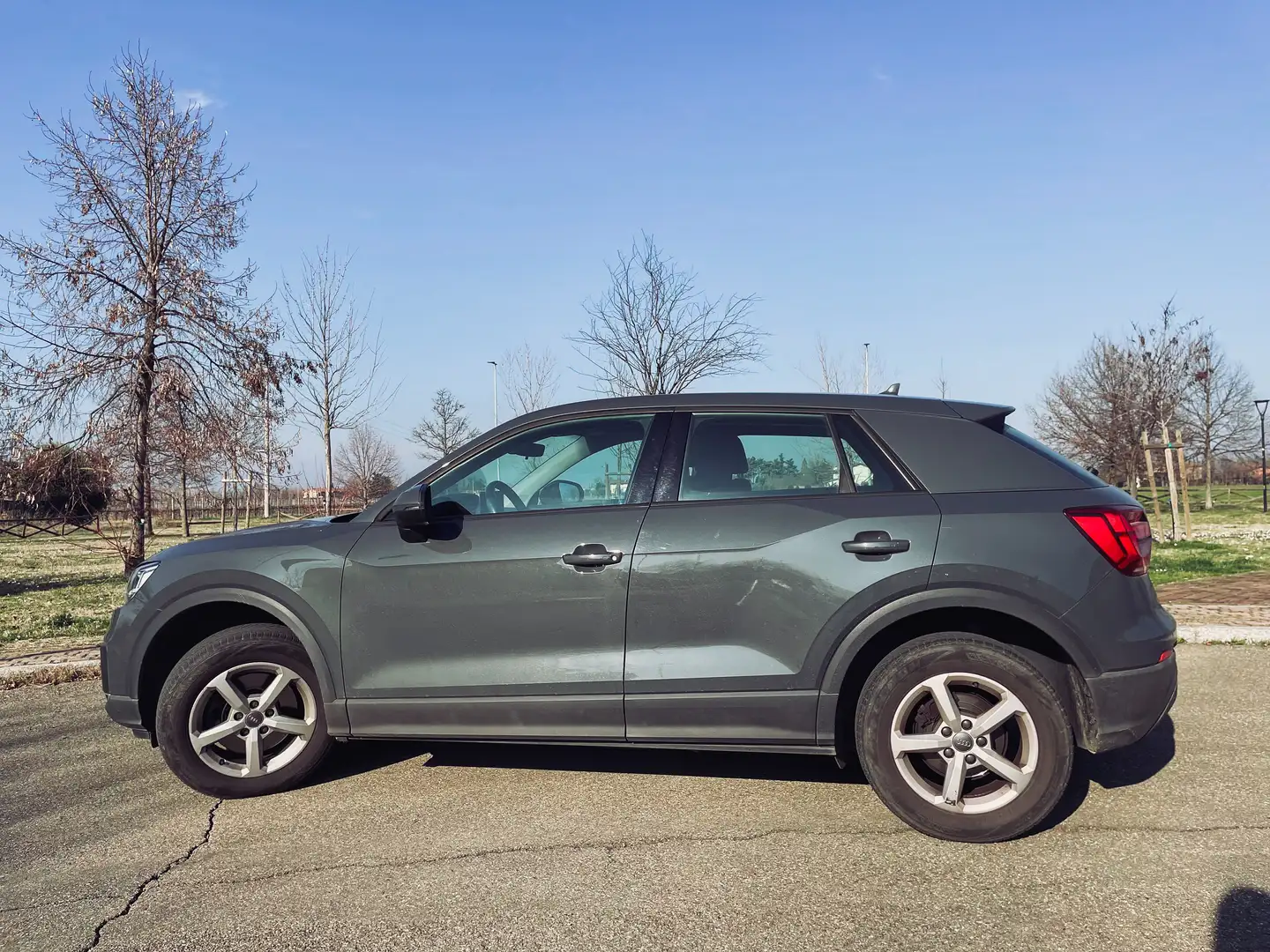 Audi Q2 1.6 TDI 116 CV AC familiare Grigio - 1