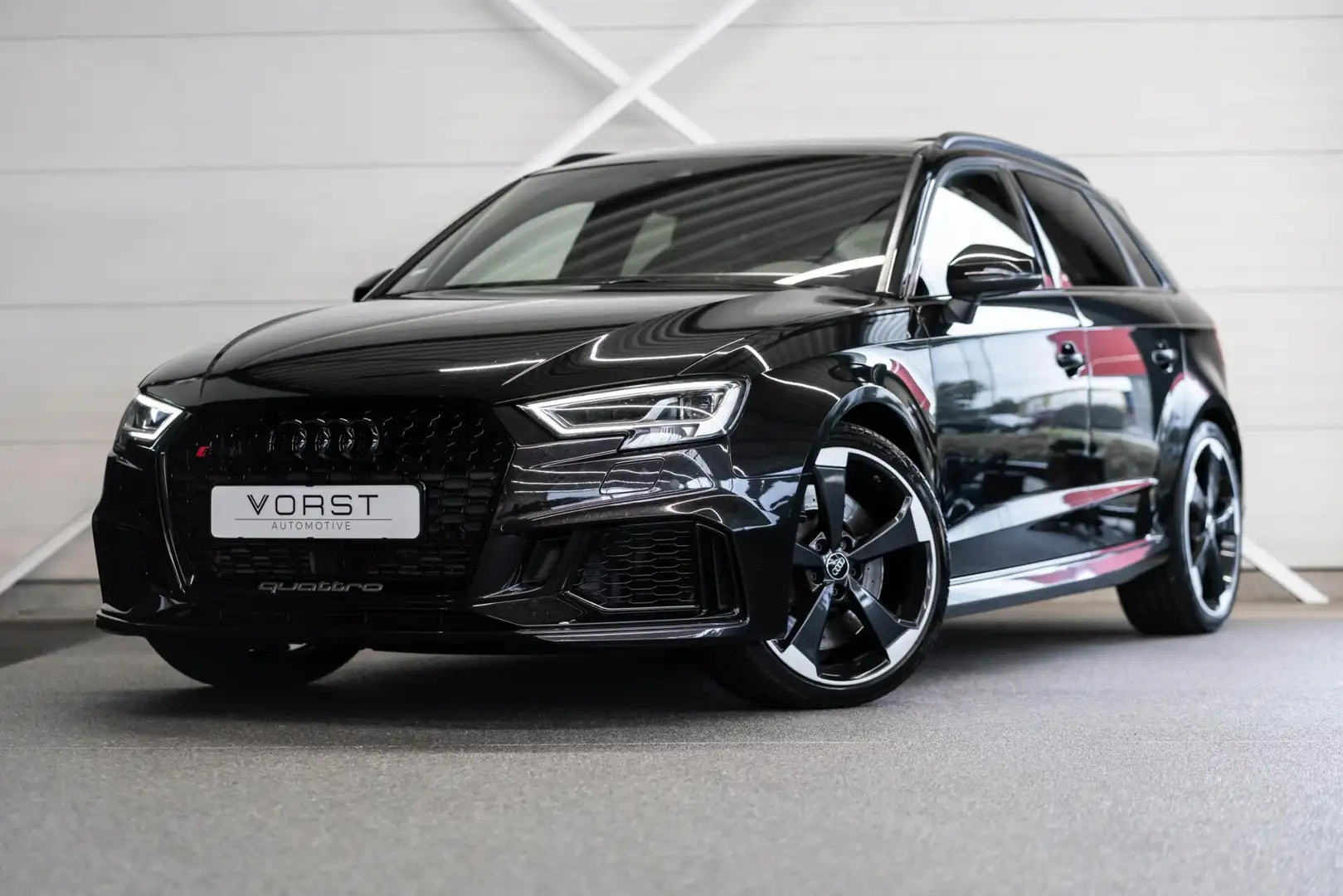 Audi RS3 2.5 TFSI quattro B&O Pano Schaalstoel Panther-Blac Zwart - 1