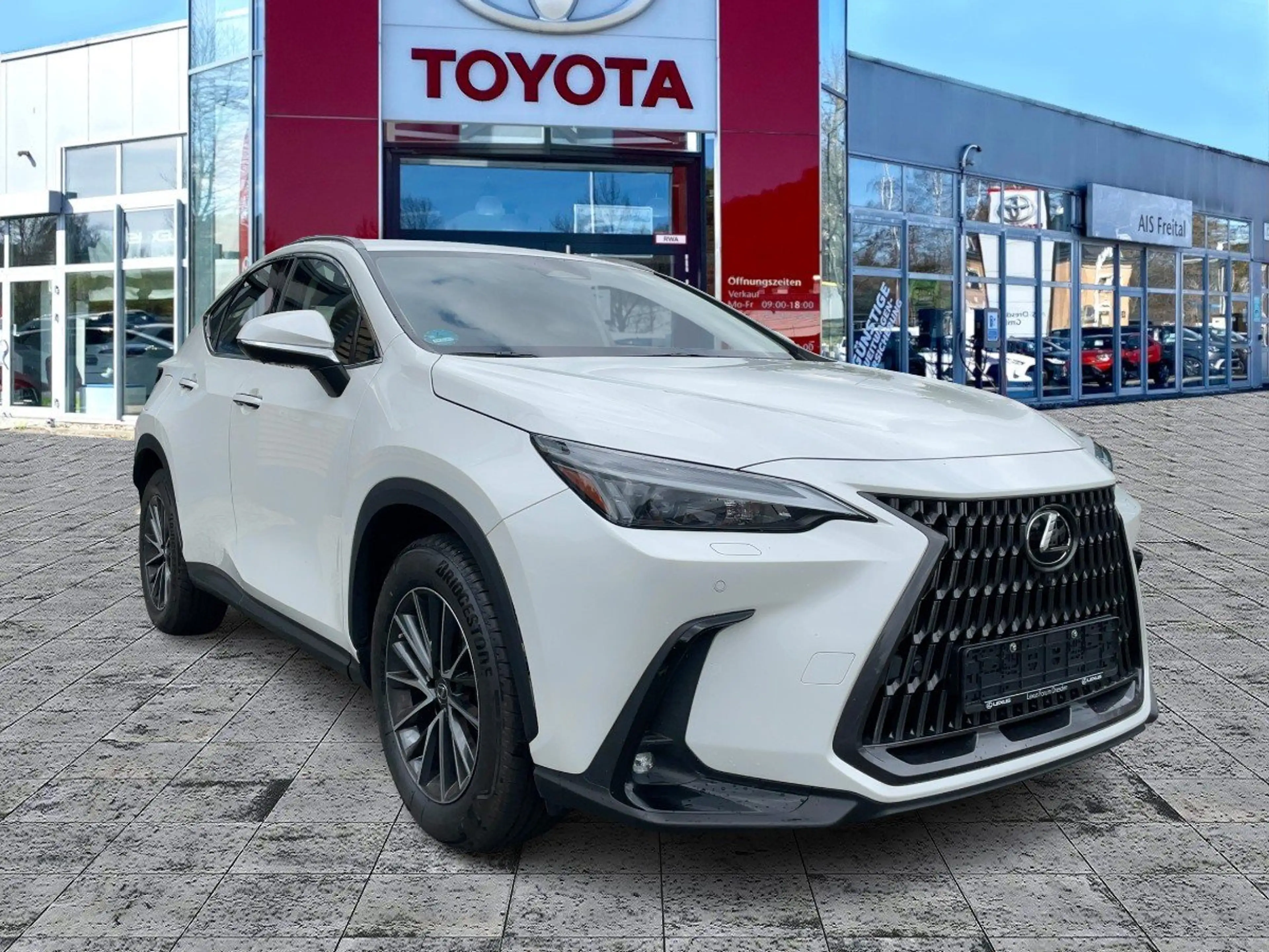 Lexus NX 450h+ Executive 360°Kamera + HeadUp — photo 6