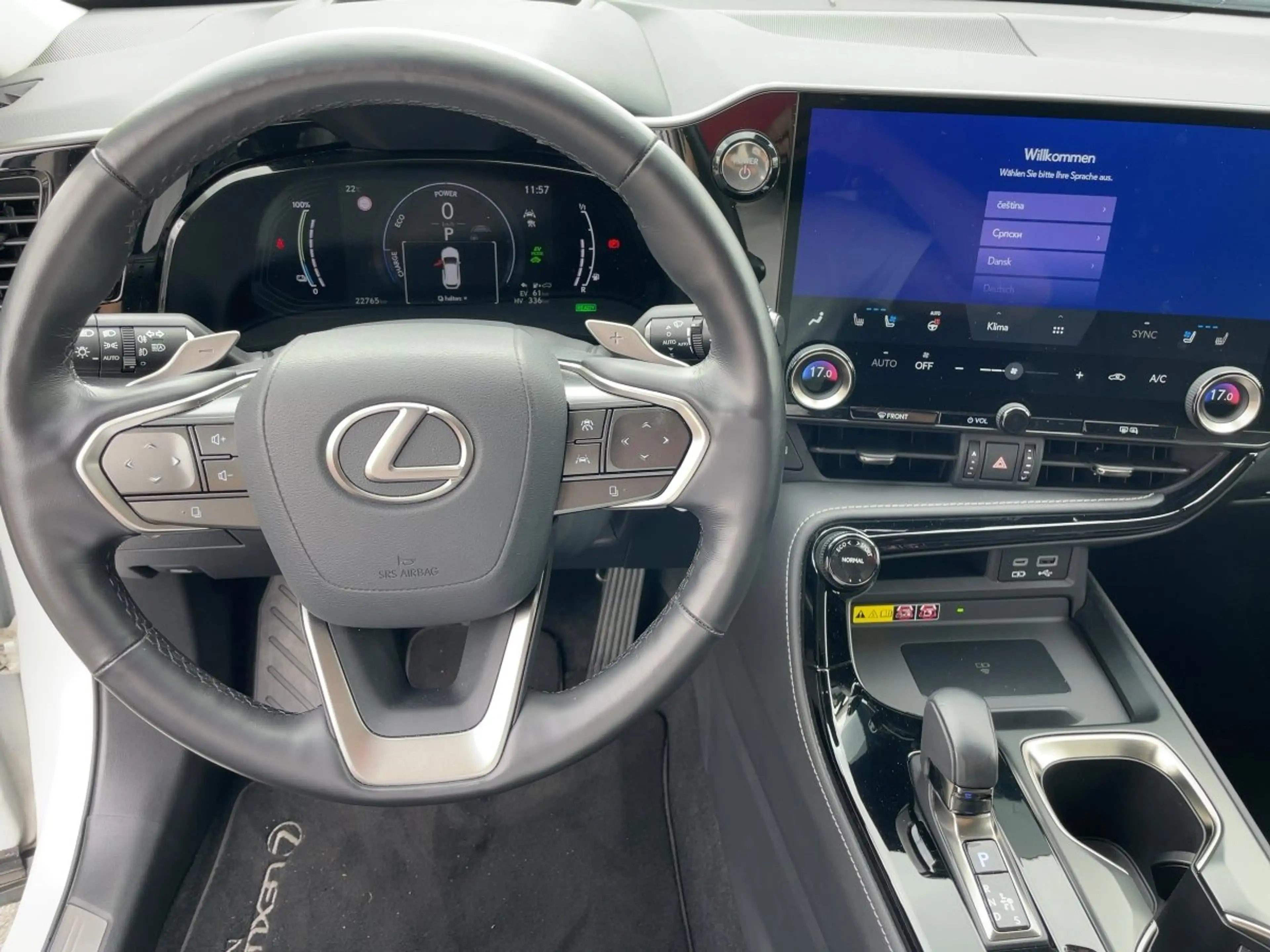 Lexus NX 450h+ Executive 360°Kamera + HeadUp — photo 11