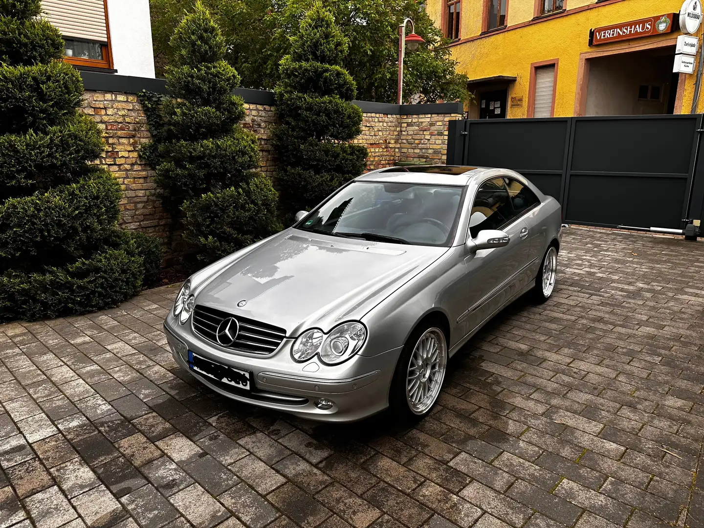 Mercedes-Benz CLK 500 CLK Coupe 500 Avantgarde srebrna - 1