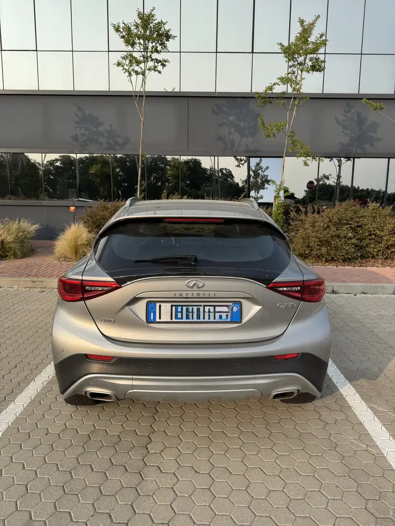 Infiniti QX30 2.2d Premium Tech awd dct - 2
