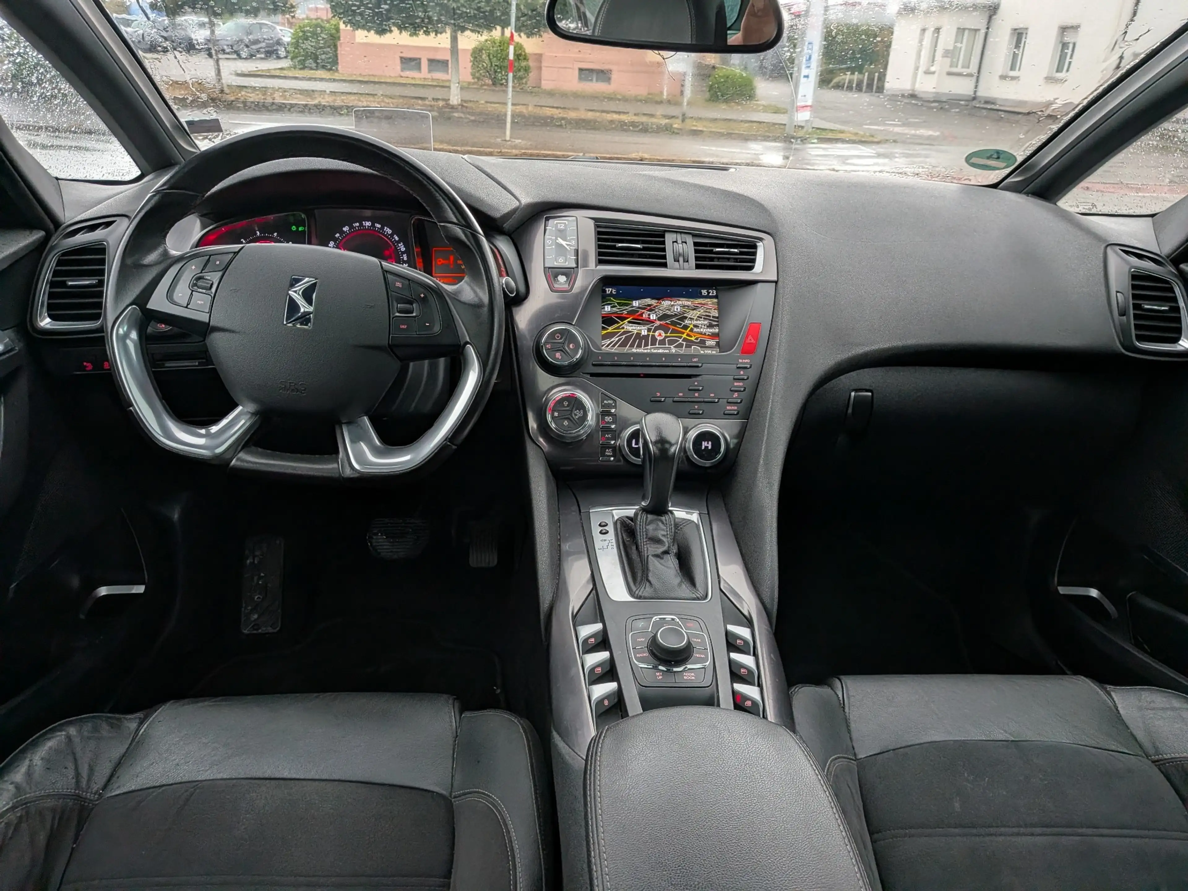 Citroen DS5 SoChic-Automatik — photo 10