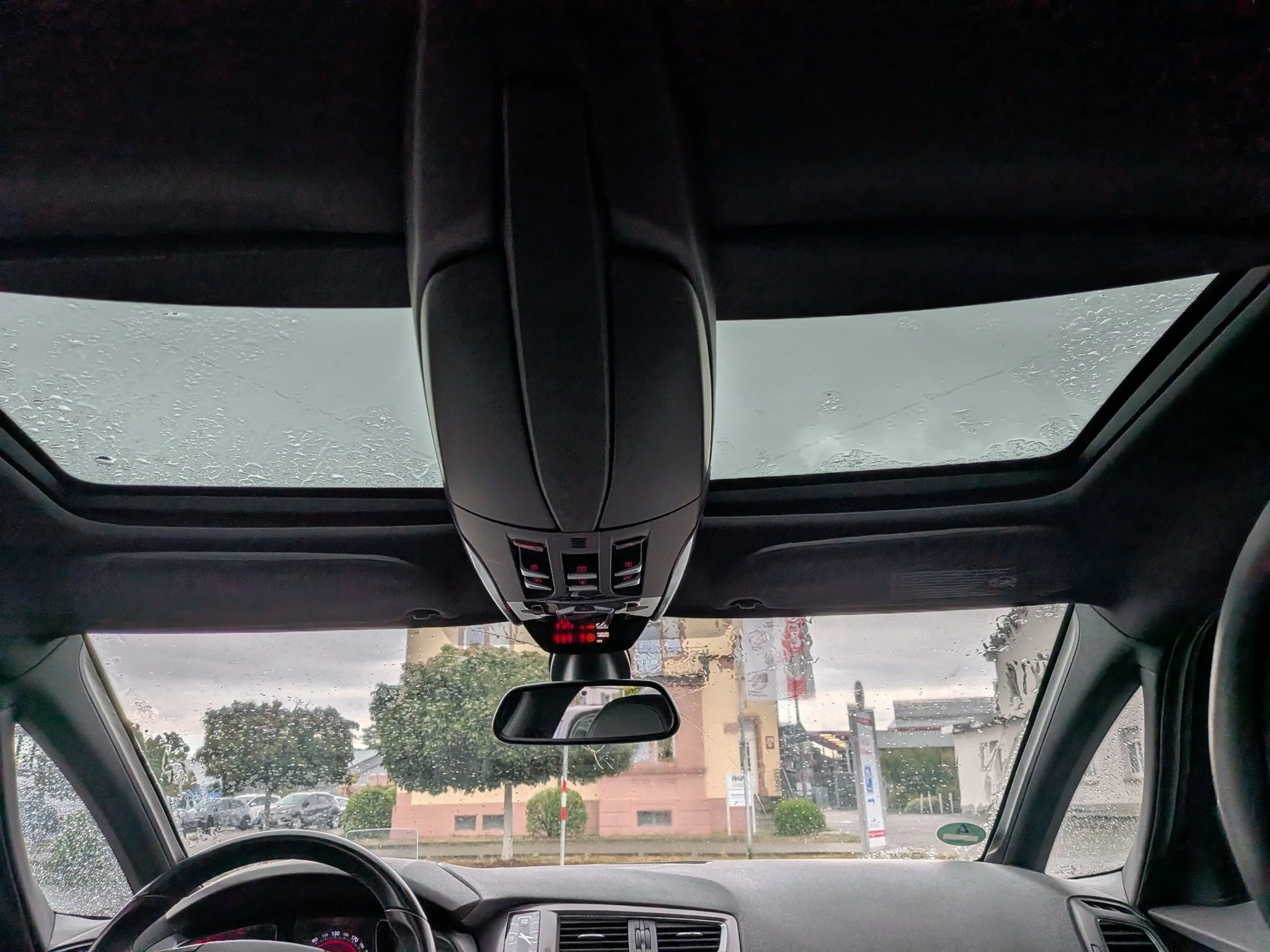Citroen DS5 SoChic-Automatik — photo 13
