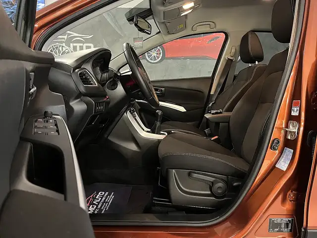 Suzuki SX4 S-Cross view 13