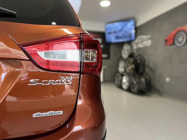 Suzuki SX4 S-Cross view 8