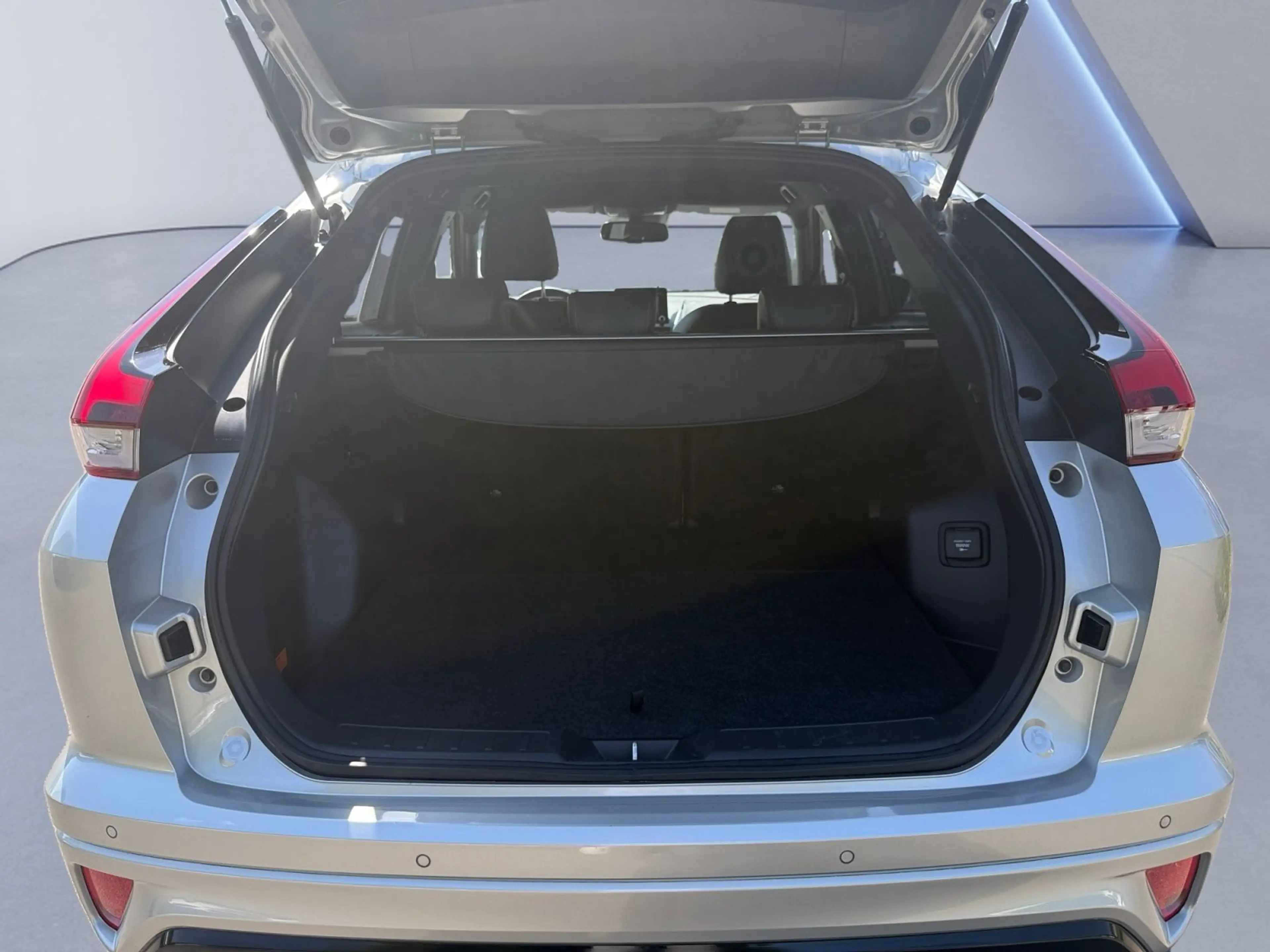 Mitsubishi Eclipse Cross Plus Select Hybrid 4WD — photo 15