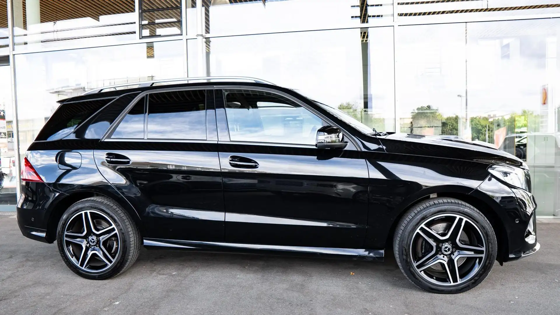 Mercedes-Benz GLE 400 4Matic AMG 360°*PANO*LUFT*TOT*ACC Noir - 2