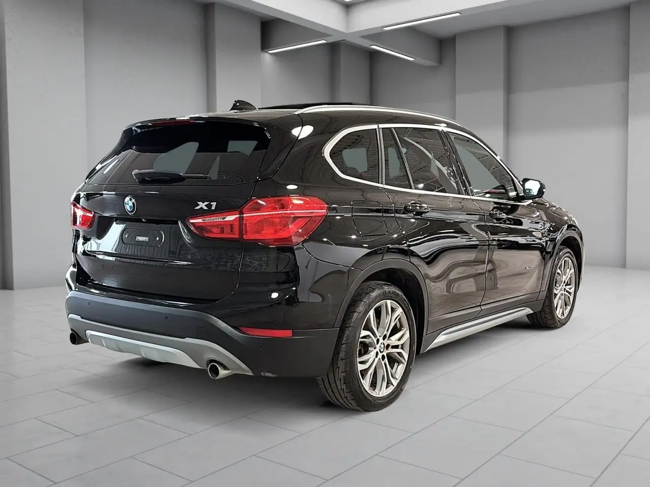 BMW X1 снимка BMW X1