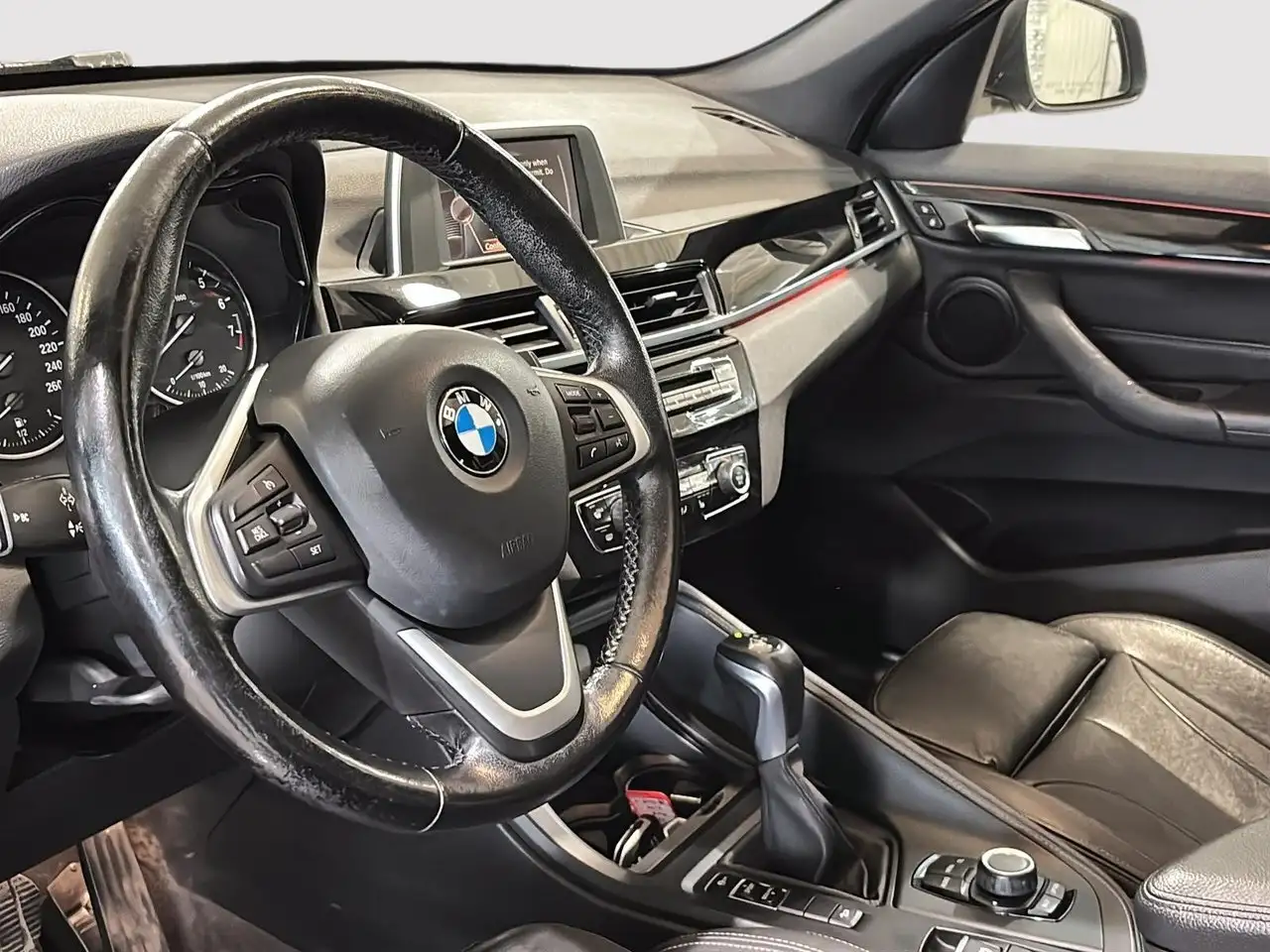 BMW X1 снимка BMW X1