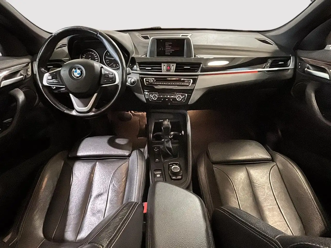 BMW X1 снимка BMW X1