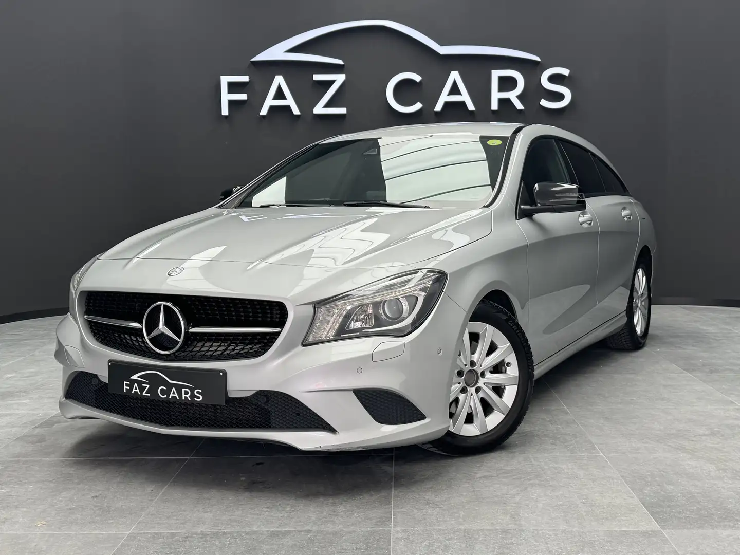 Mercedes-Benz CLA 200 * Réservé * Gris - 1