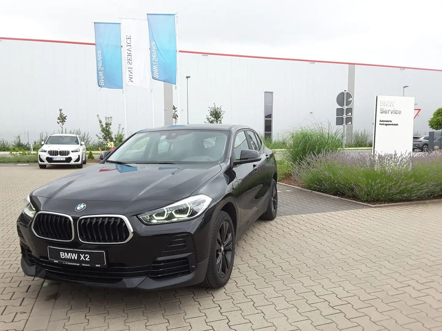 BMW X2 1.8i sDrive,Autom,AHK,Navi,LED,Navi,DAB,PDC, Negro - 1