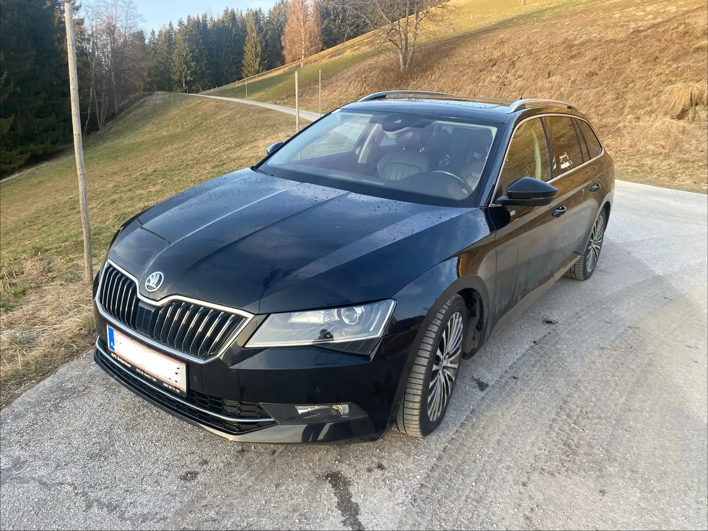 Skoda Superb Superb Kombi 2,0 TDI 4x4 DSG Schwarz - 2