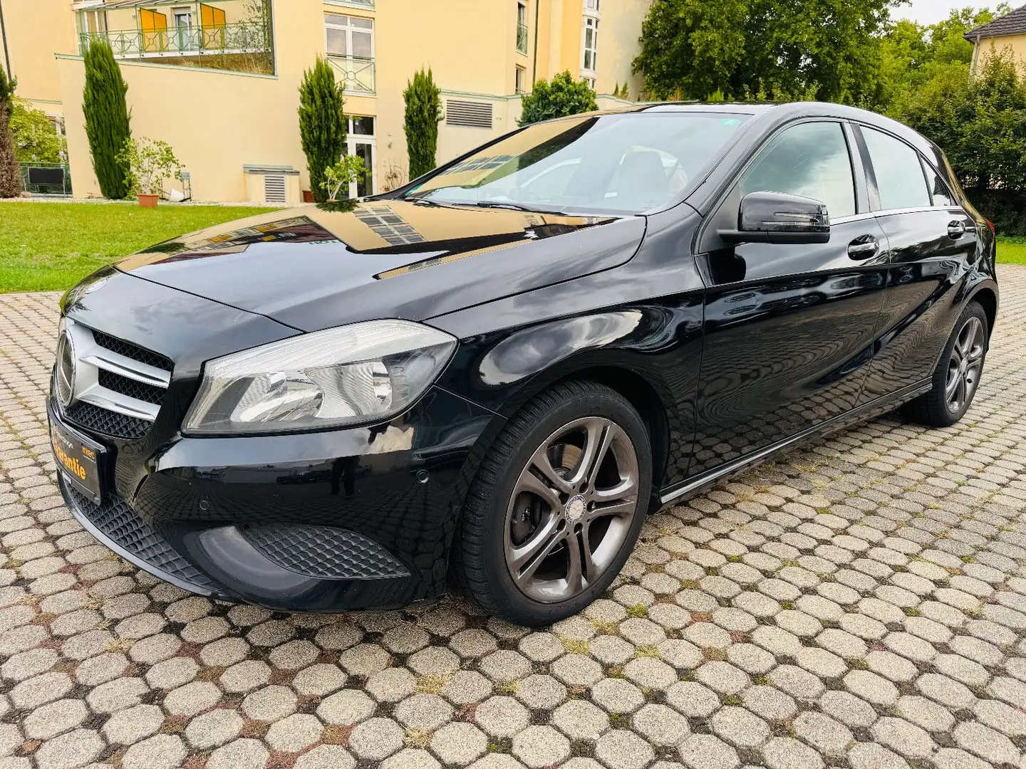 Mercedes-Benz A 180 Urban BlueEffi. Kamera Licht-Paket TOP Schwarz - 2