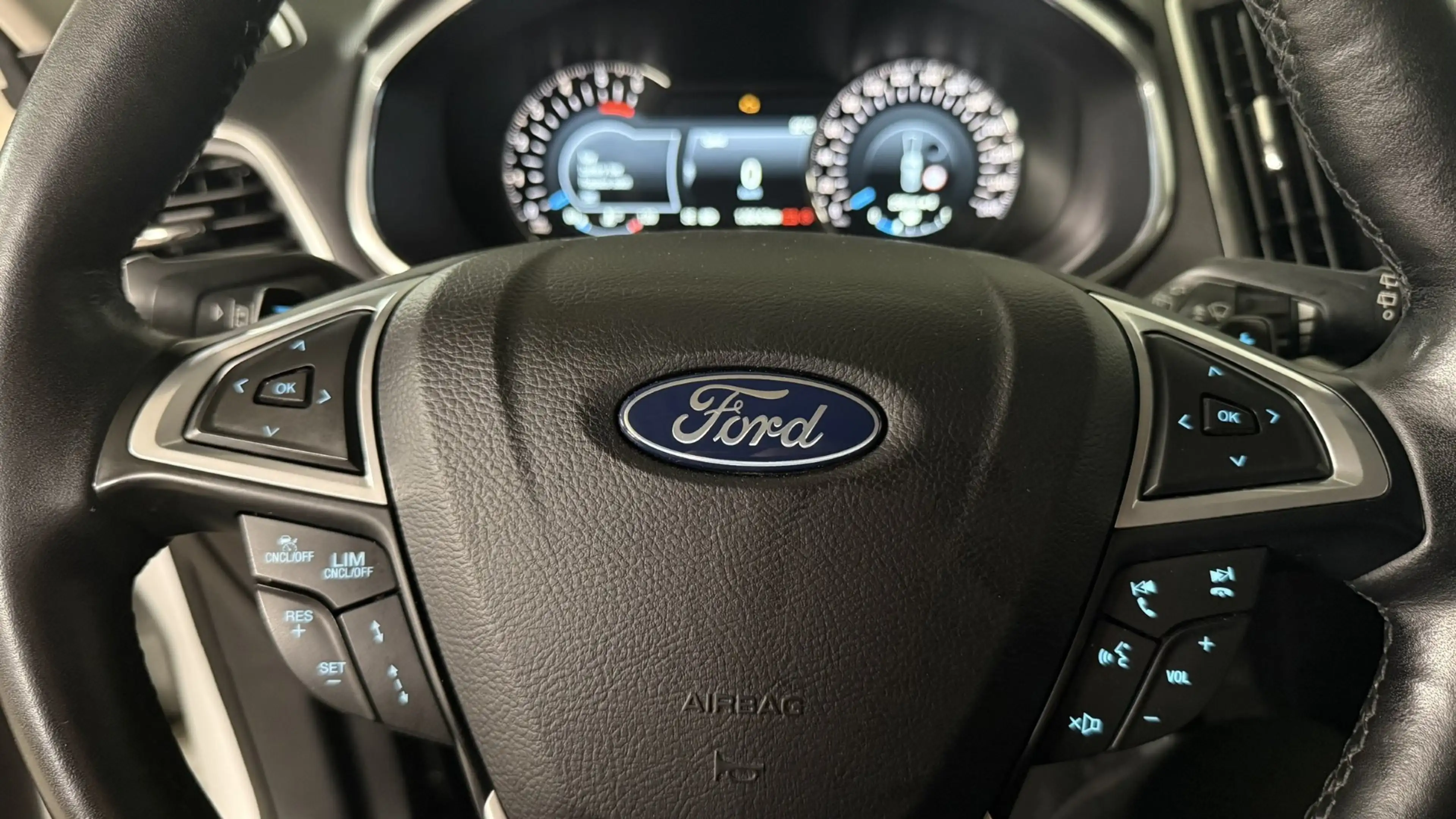 Ford Galaxy 2,0 TDCi Bi-Turbo Titanium Start/Stop Power — photo 9