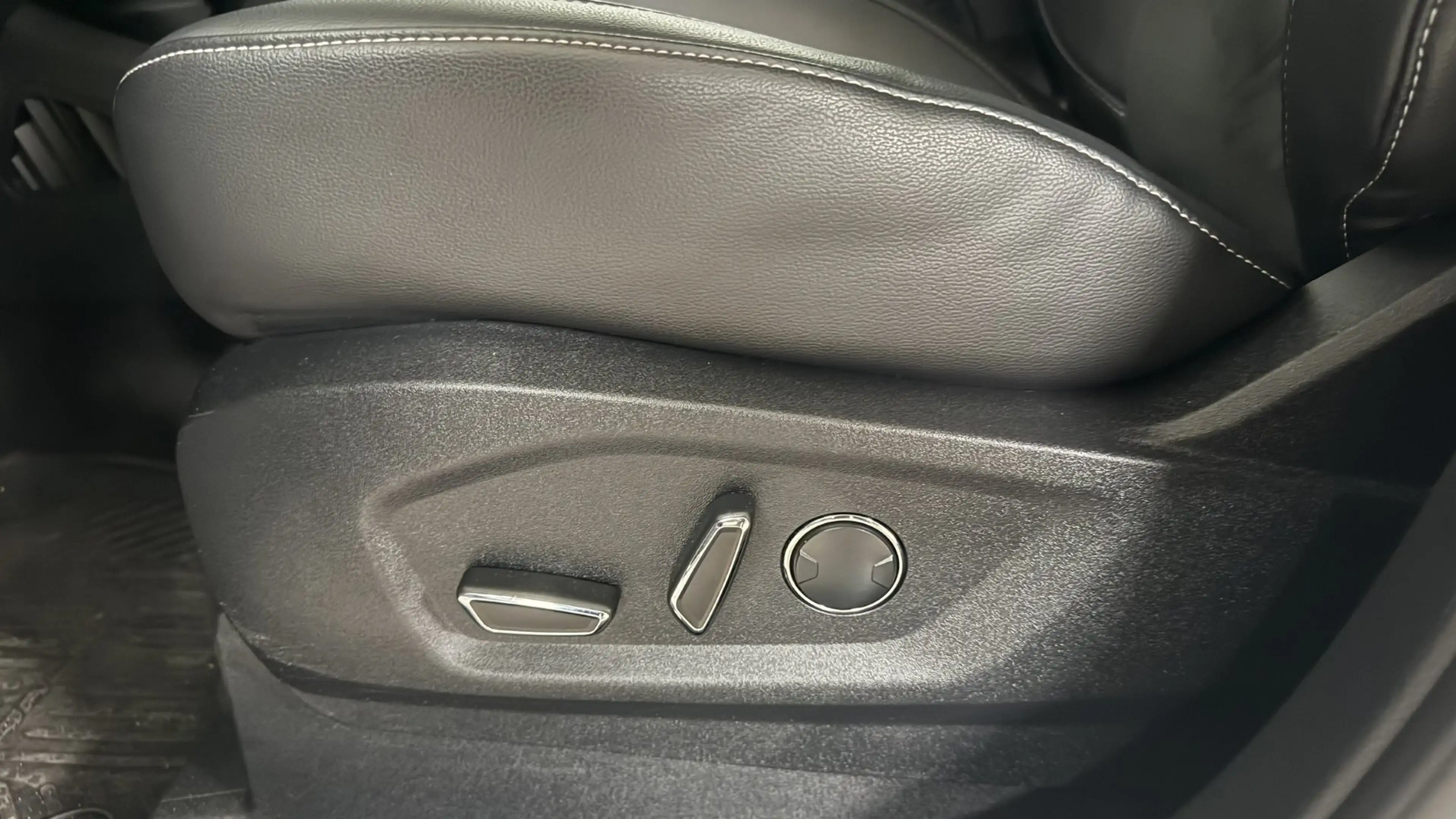 Ford Galaxy 2,0 TDCi Bi-Turbo Titanium Start/Stop Power — photo 15