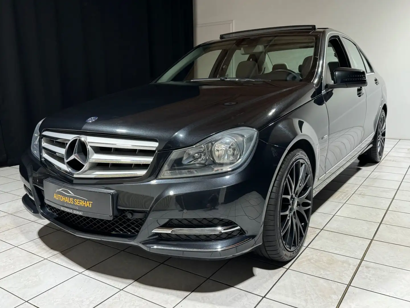Mercedes-Benz C 250 CDI Avantgarde *PANO*NAVI*LEDER*SHZ*PDC* Noir - 1