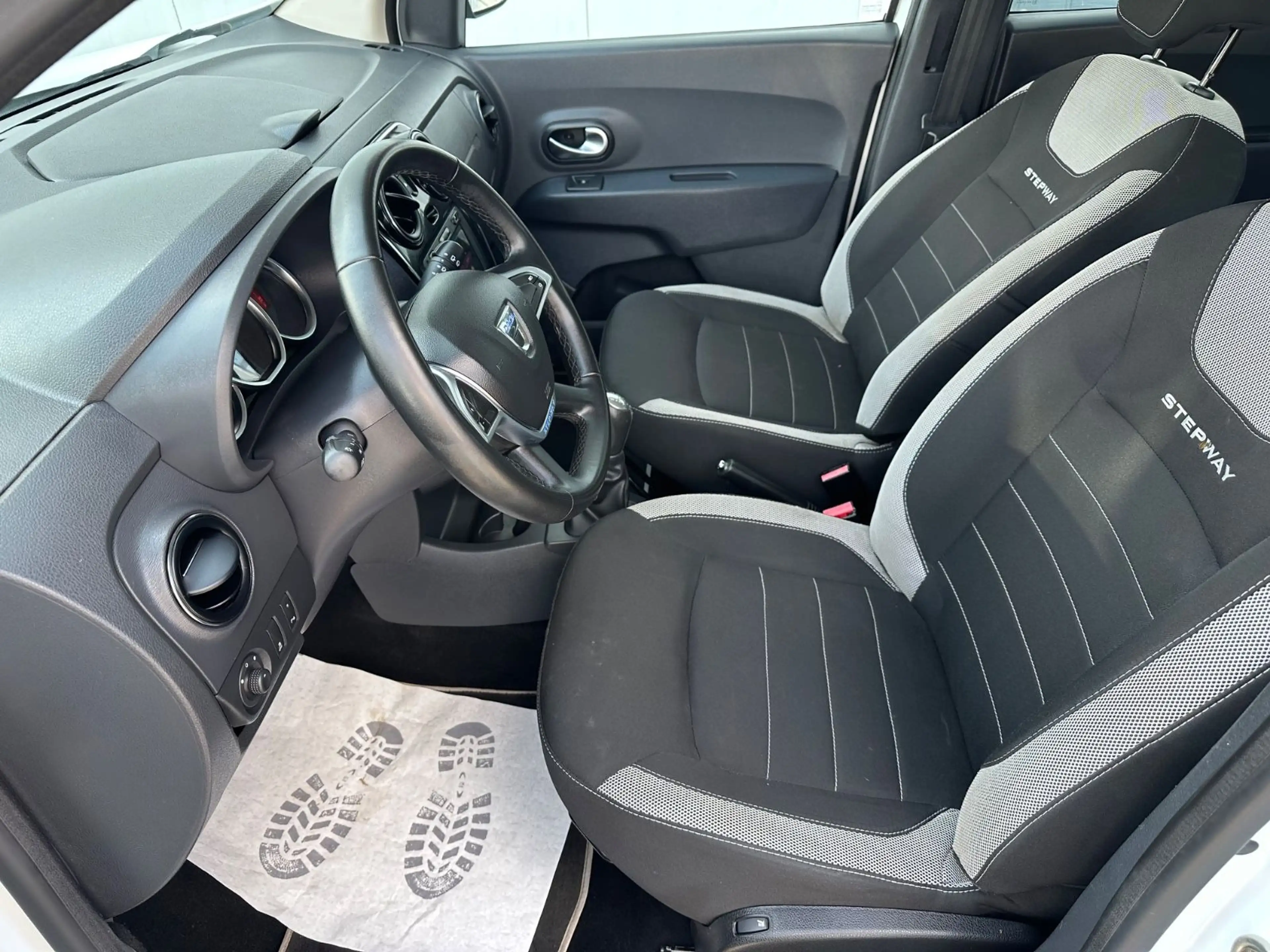 Dacia Lodgy Stepway/1HD/7-SITZE/AHK/NAVI/SHZ/TEMP — photo 10