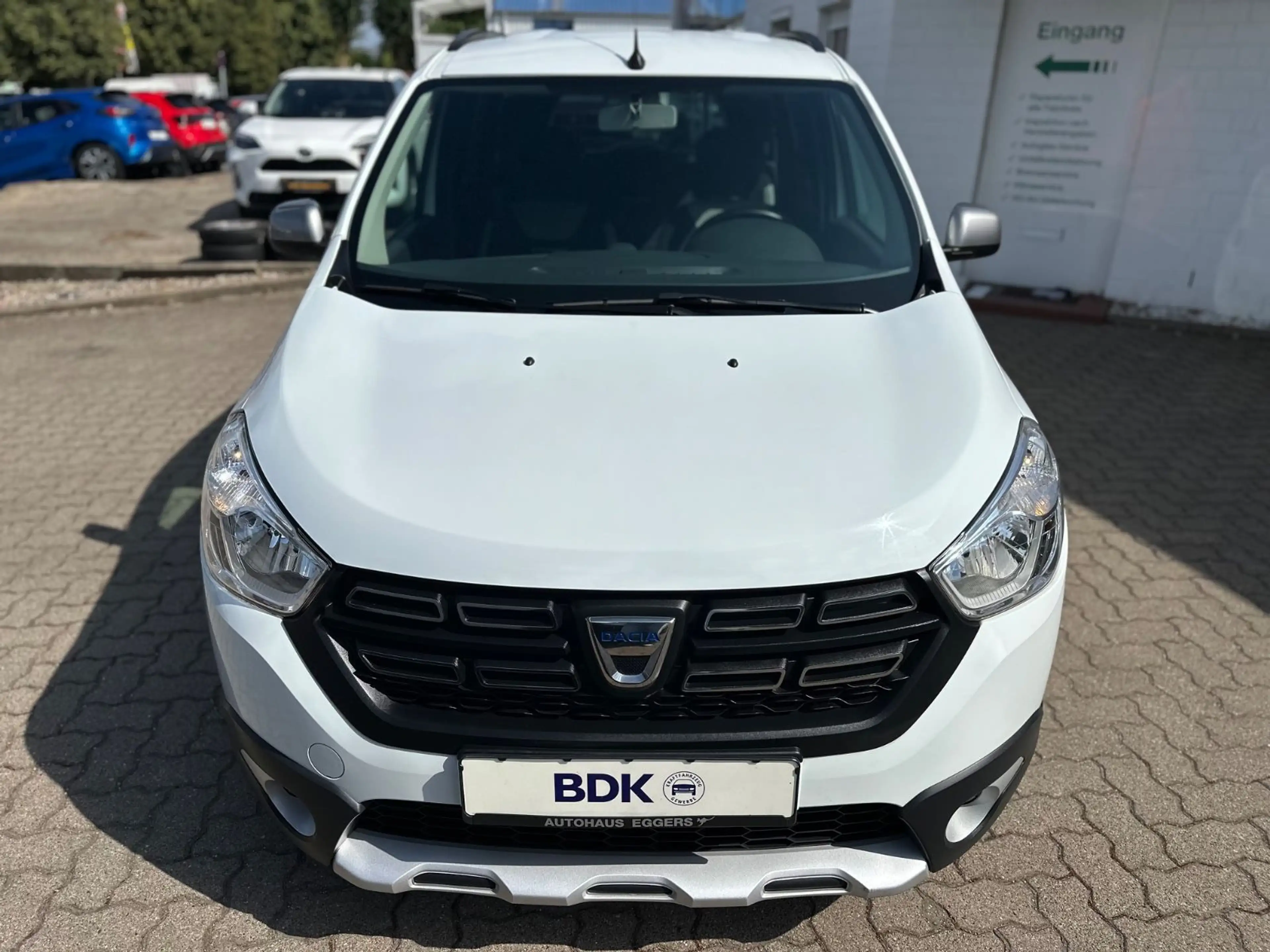 Dacia Lodgy Stepway/1HD/7-SITZE/AHK/NAVI/SHZ/TEMP — photo 3