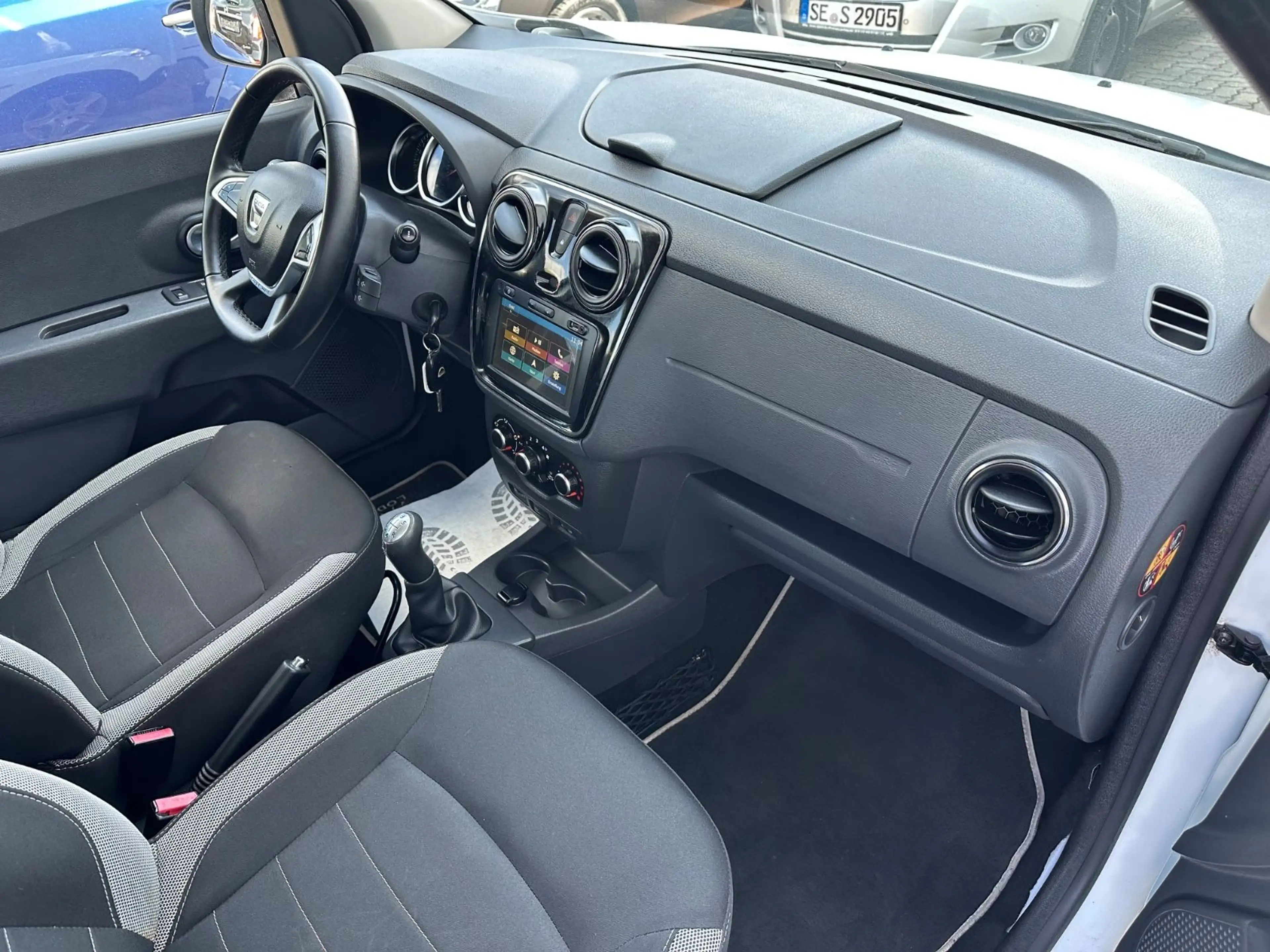 Dacia Lodgy Stepway/1HD/7-SITZE/AHK/NAVI/SHZ/TEMP — photo 13