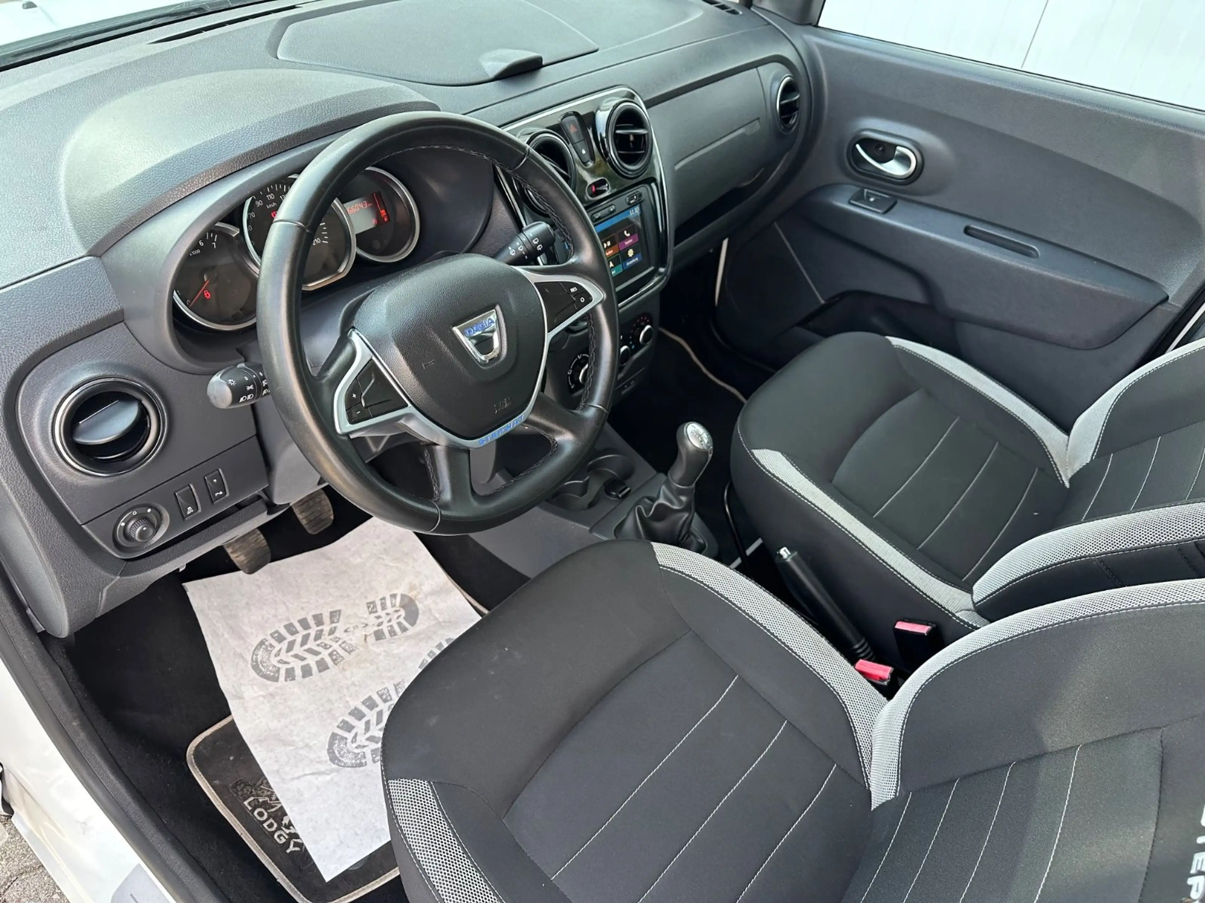 Dacia Lodgy Stepway/1HD/7-SITZE/AHK/NAVI/SHZ/TEMP — photo 9