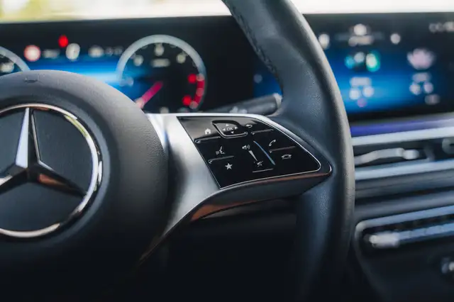 Mercedes-Benz V 300 view 15