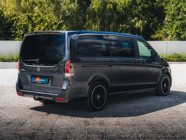 Mercedes-Benz V 300 view 7