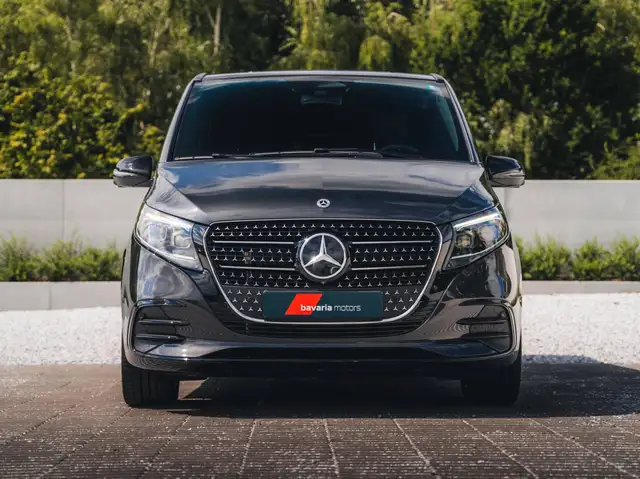 Mercedes-Benz V 300 view 2