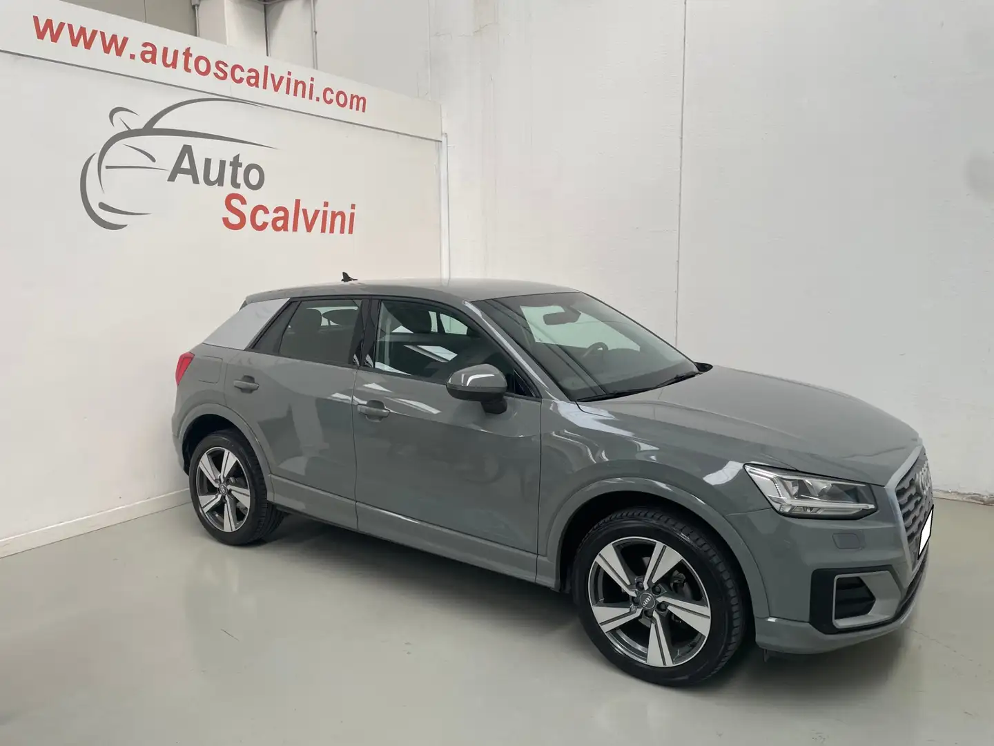 Audi Q2 1.6 116 CV 30 TDI S tronic Identity Black Grijs - 1