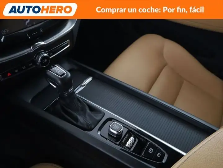 Volvo XC60 2019, foto 27