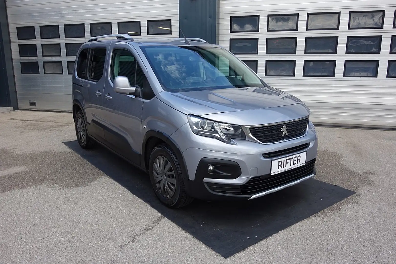 Peugeot Rifter 1,5 BlueHDI 130 S&S Allure Silber - 1