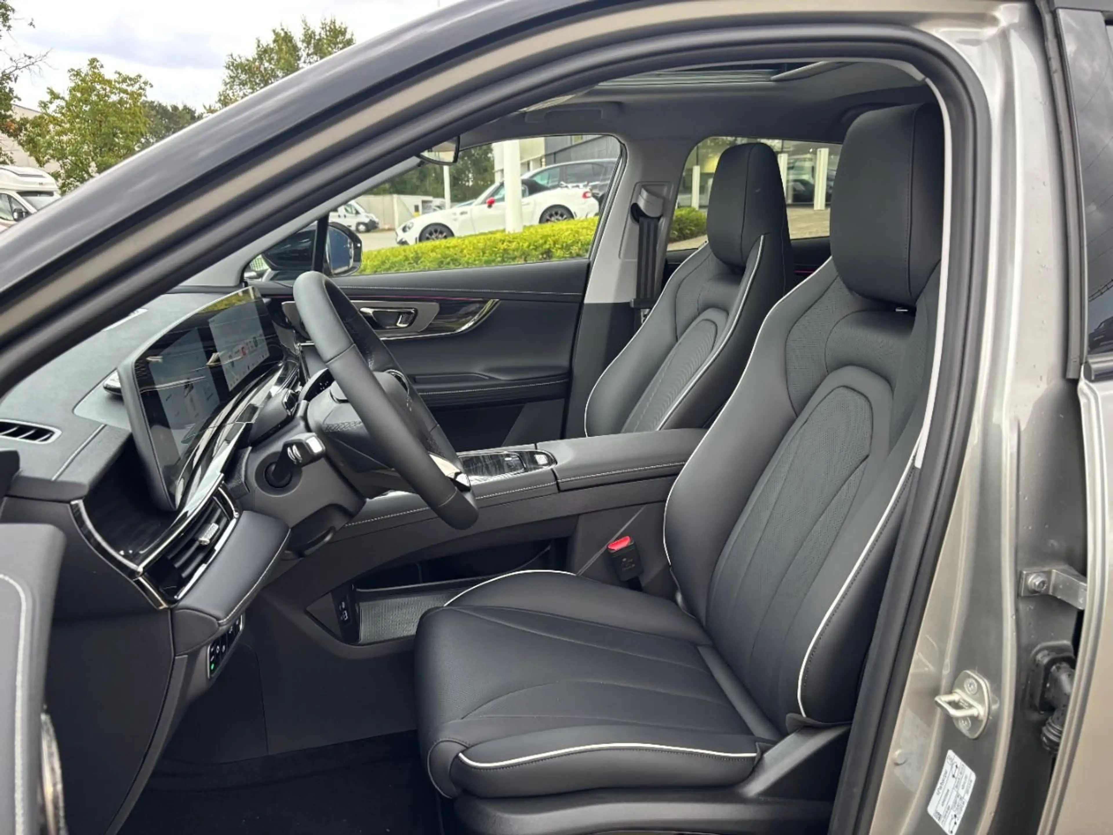 Omoda 5 EV Premium — photo 9