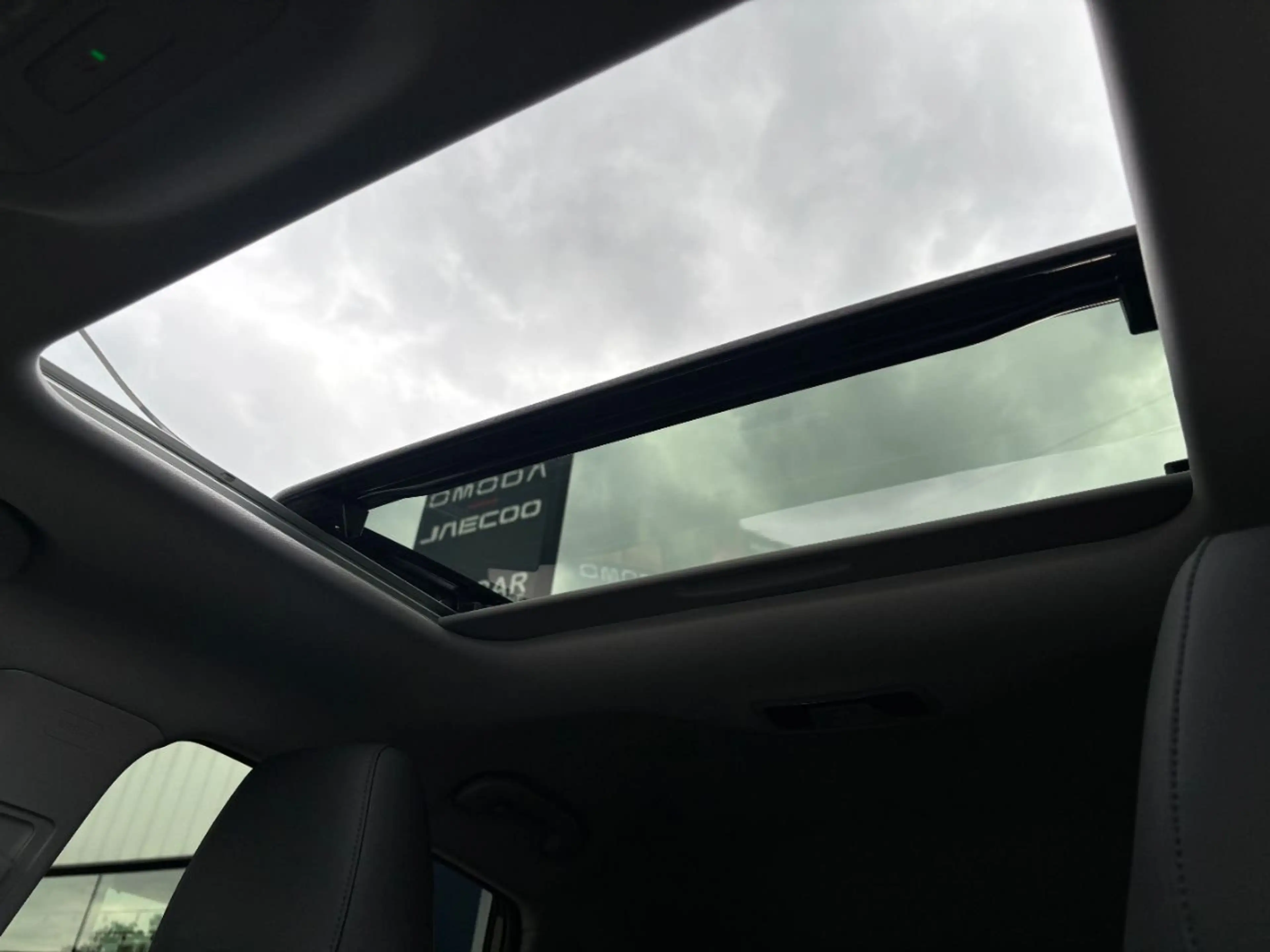 Omoda 5 EV Premium — photo 12
