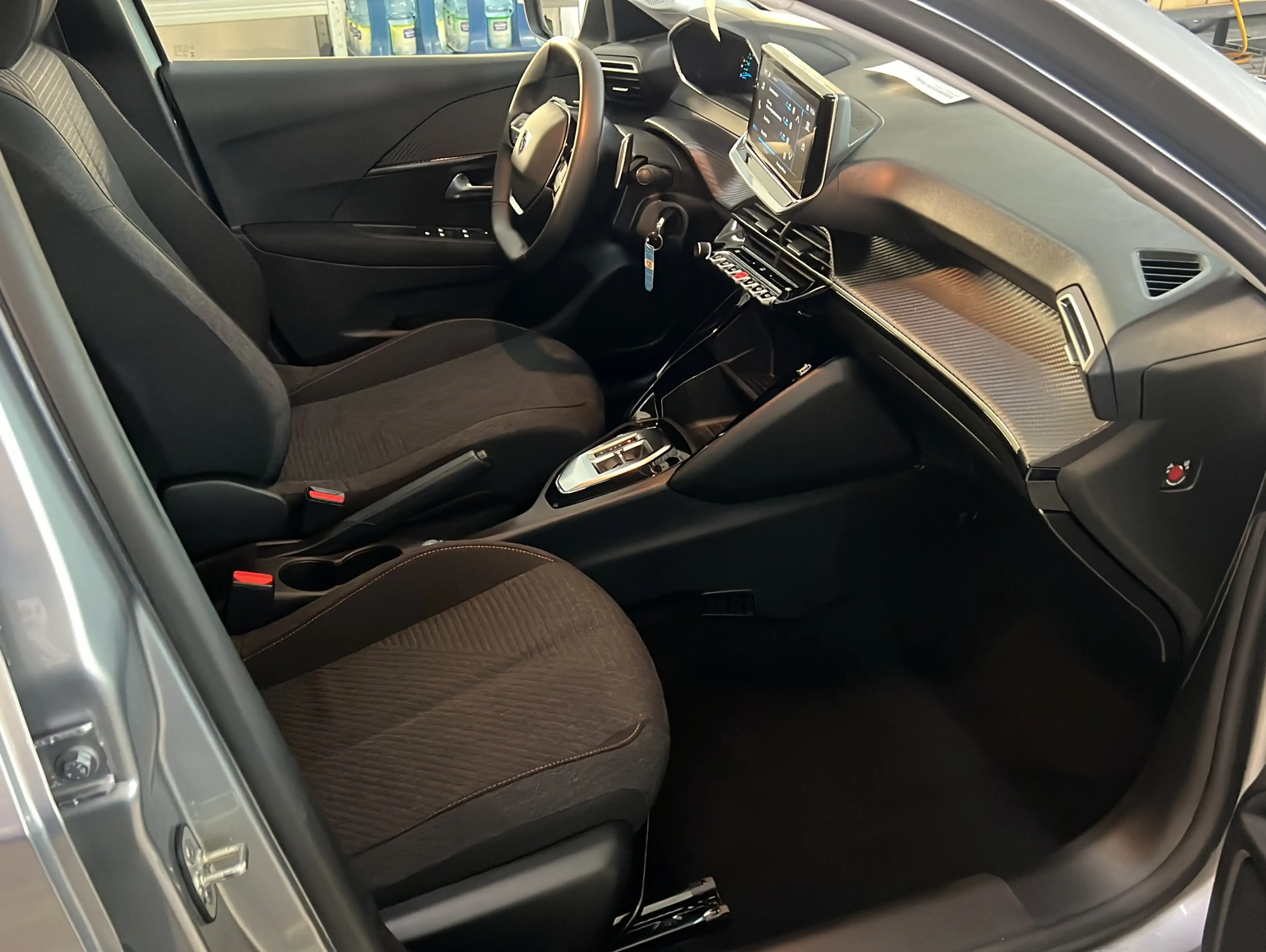 Peugeot 208 1.2 Style Automatik*Spurassist*Einparkhilfe* — photo 18