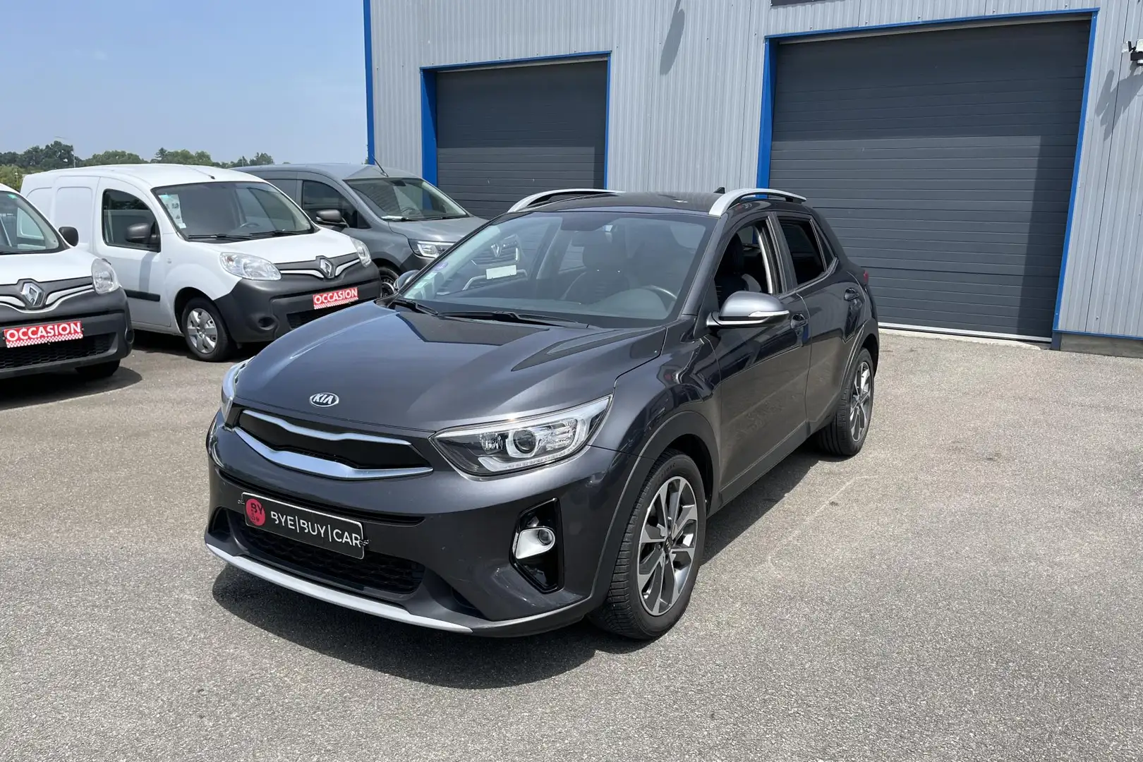 Kia Stonic Stonic 1.0 T-GDI - 100 Design GARANTIE 12 MOIS Gris - 1