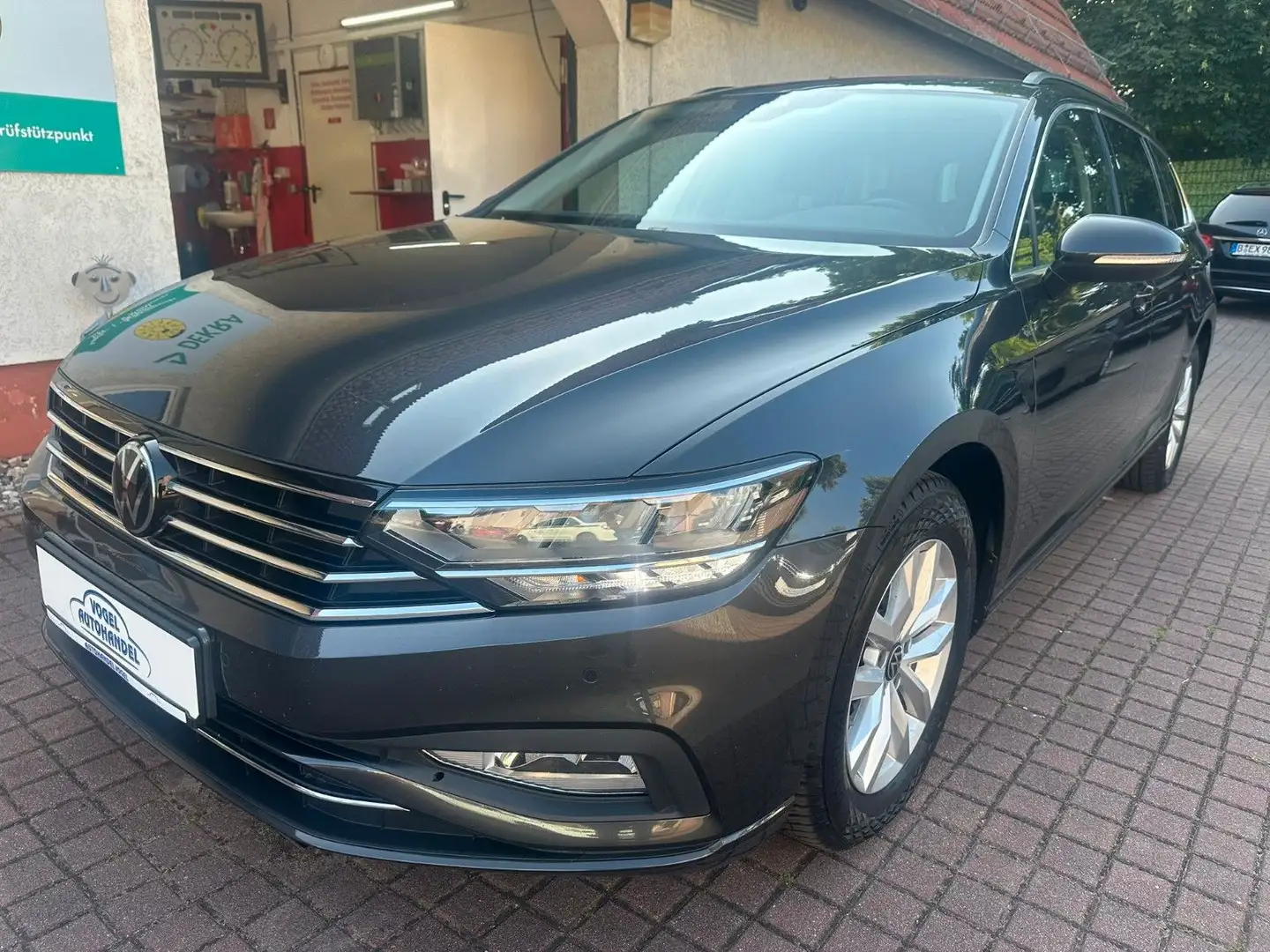 Volkswagen Passat Variant Business*DSG*LED*ACC* Grau - 1