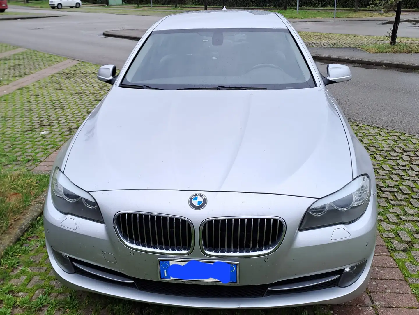 BMW 523 berlina eletta srebrna - 2