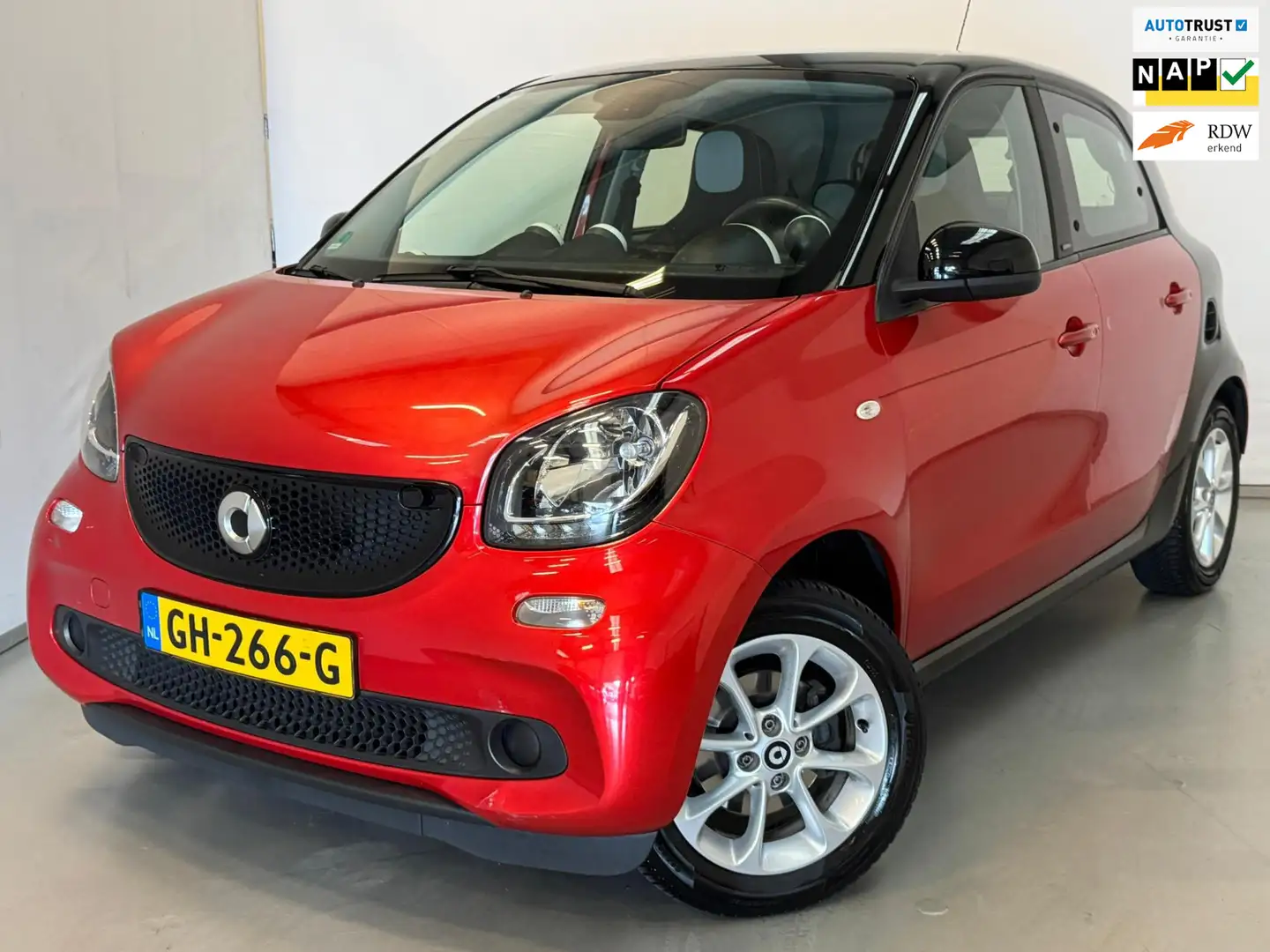 smart forFour 1.0 Passion / NL-auto / Airco / Bluetooth / LM vel Rouge - 1