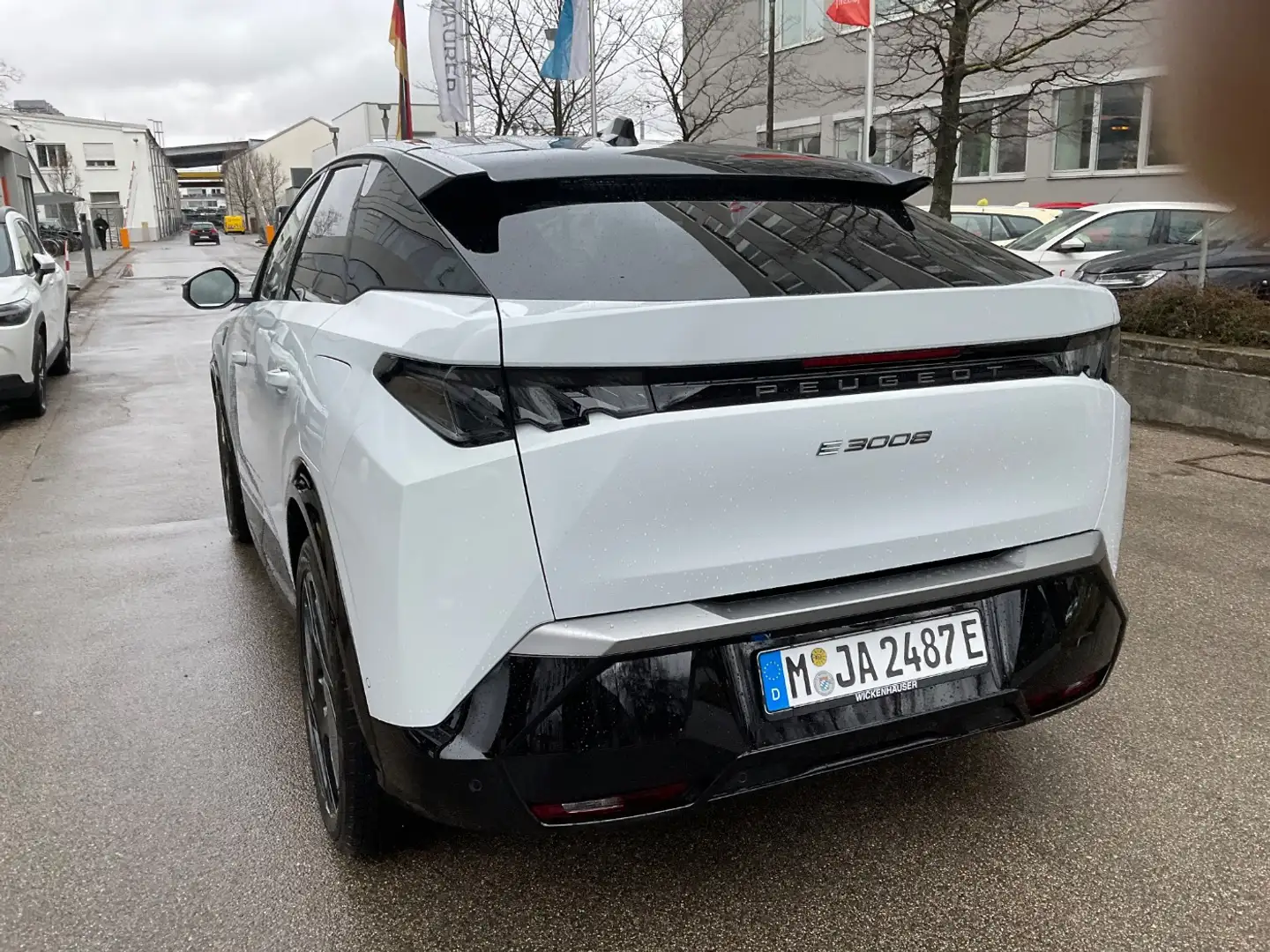 Peugeot 3008 210 GT Elektromotor 20 FLA el.Heck KAM Navi Weiß - 2