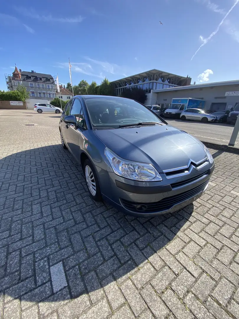Citroen C4 1.6 16V Confort - 2