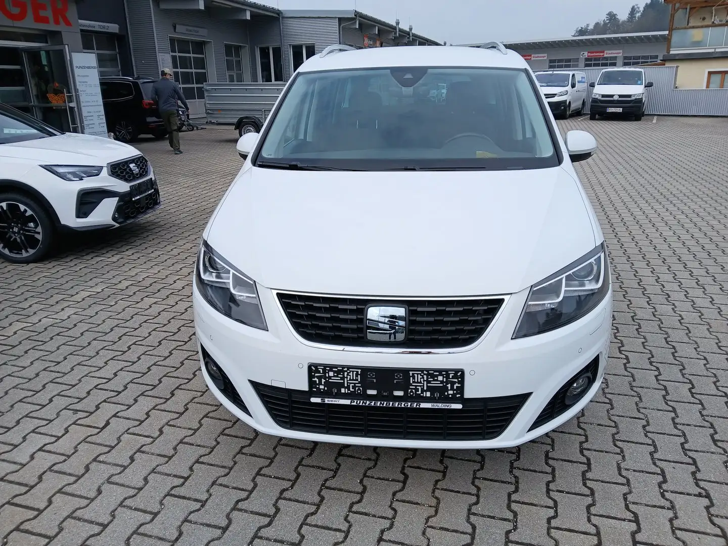 SEAT Alhambra Executive TSI Weiß - 2