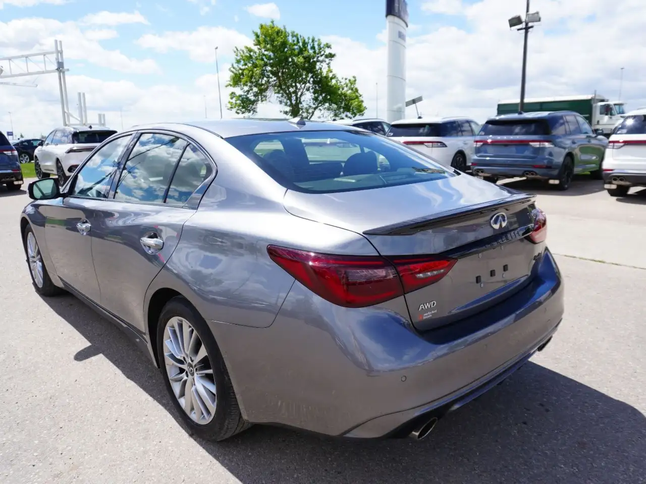Infiniti Q50 снимка Infiniti Q50