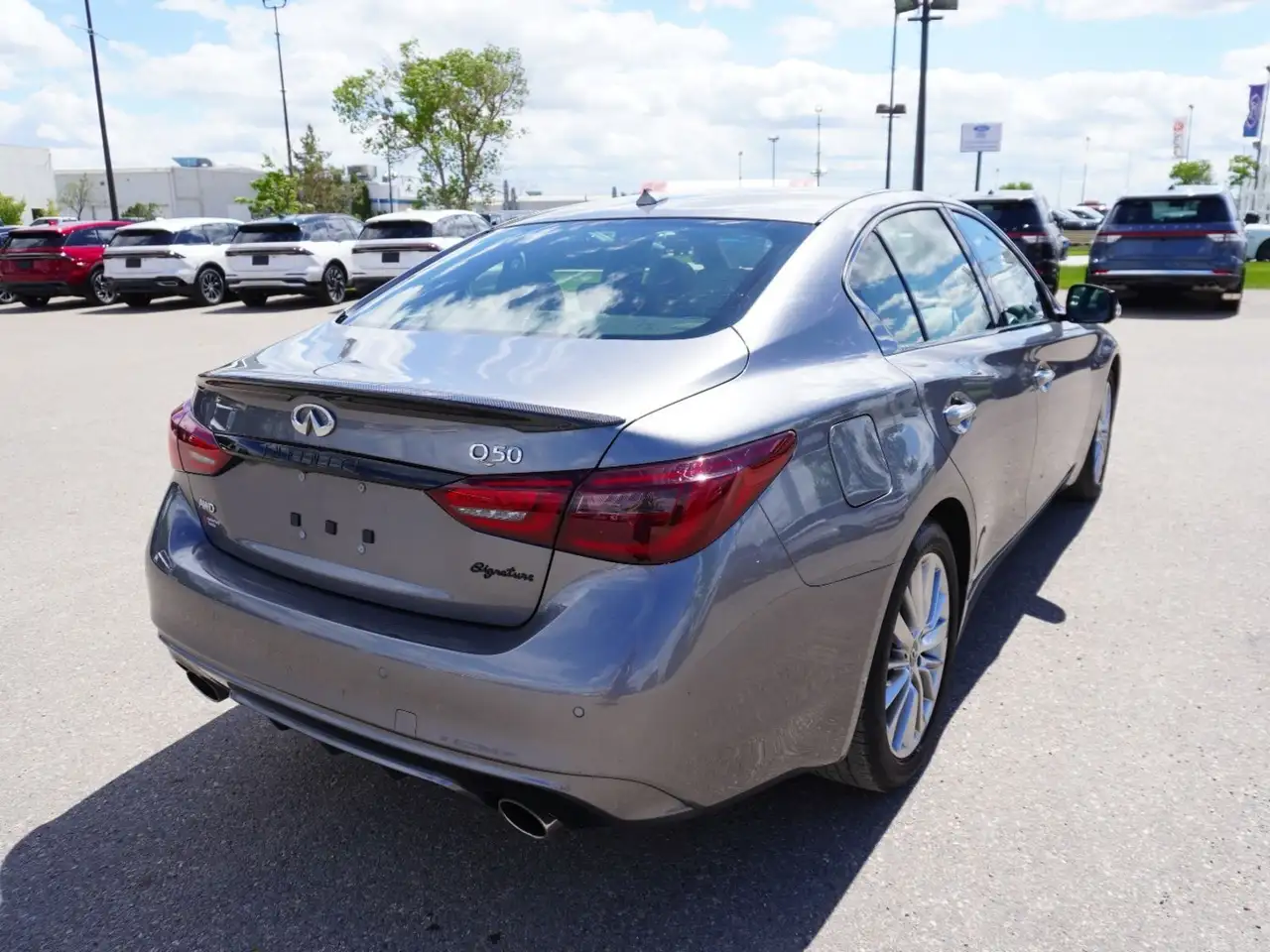 Infiniti Q50 снимка Infiniti Q50