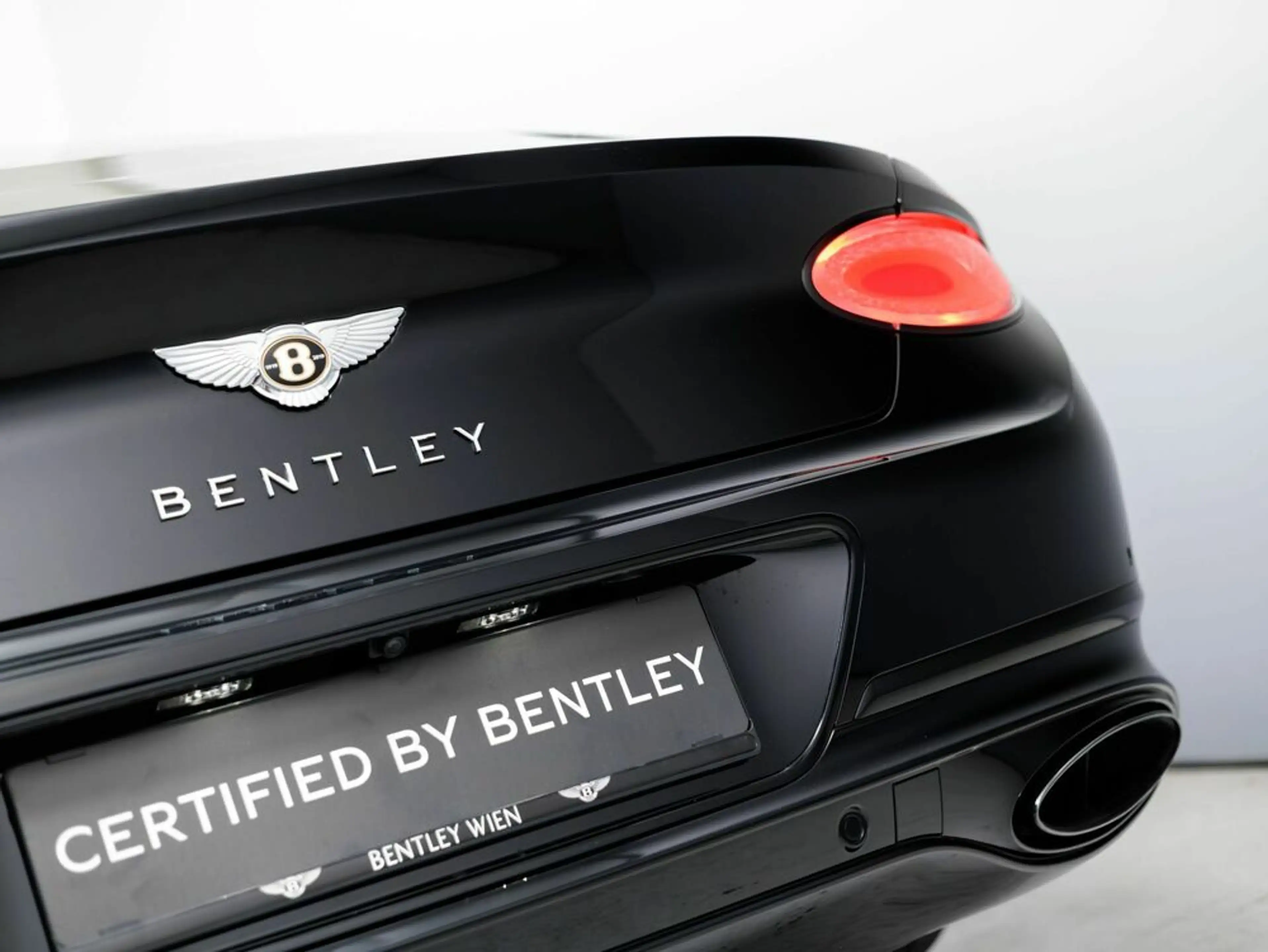 Bentley Continental GT W12 — photo 15