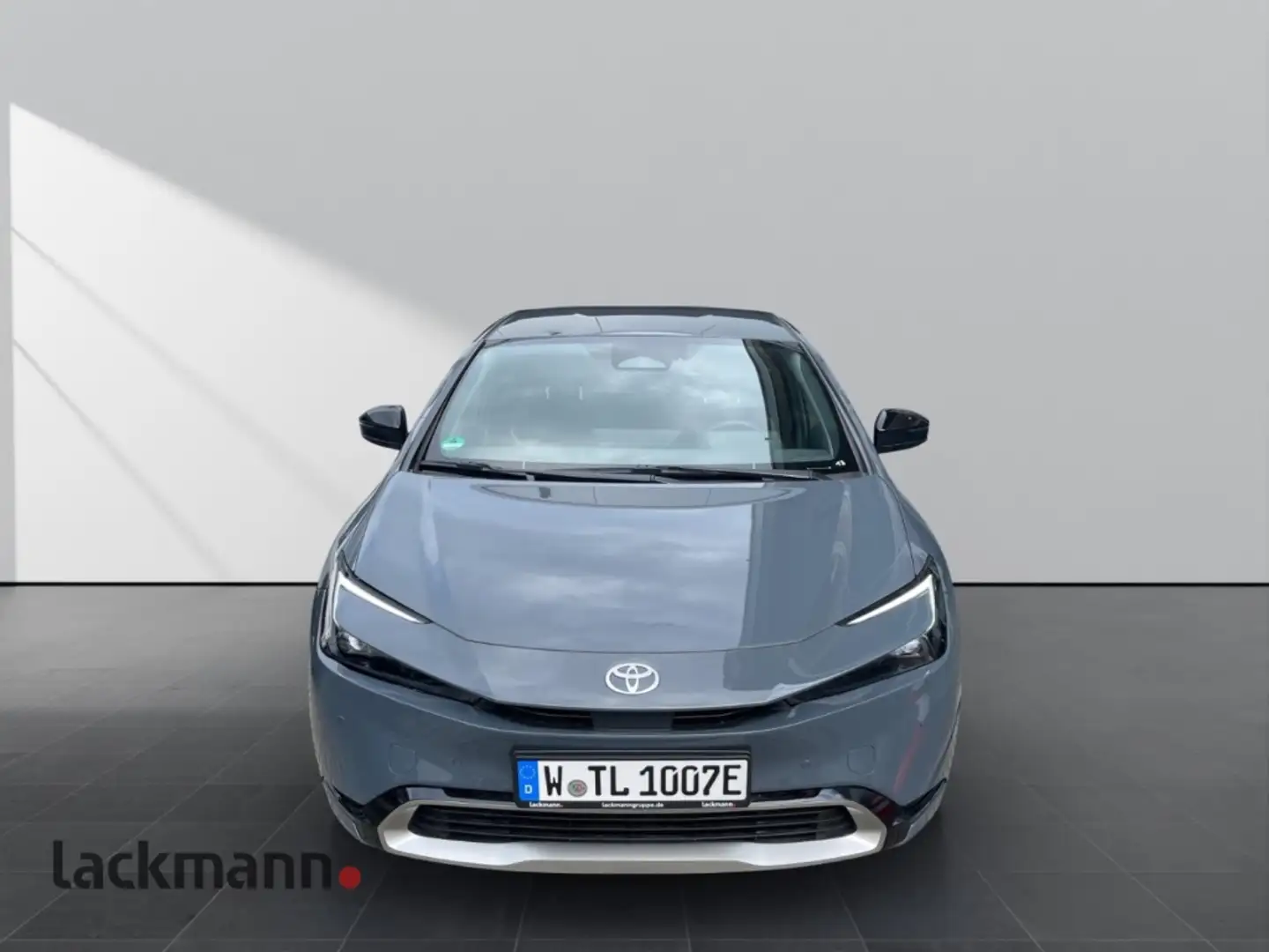 Toyota Prius 2.0 Plug-in Hybrid Executive*LED*Navi* Grau - 2