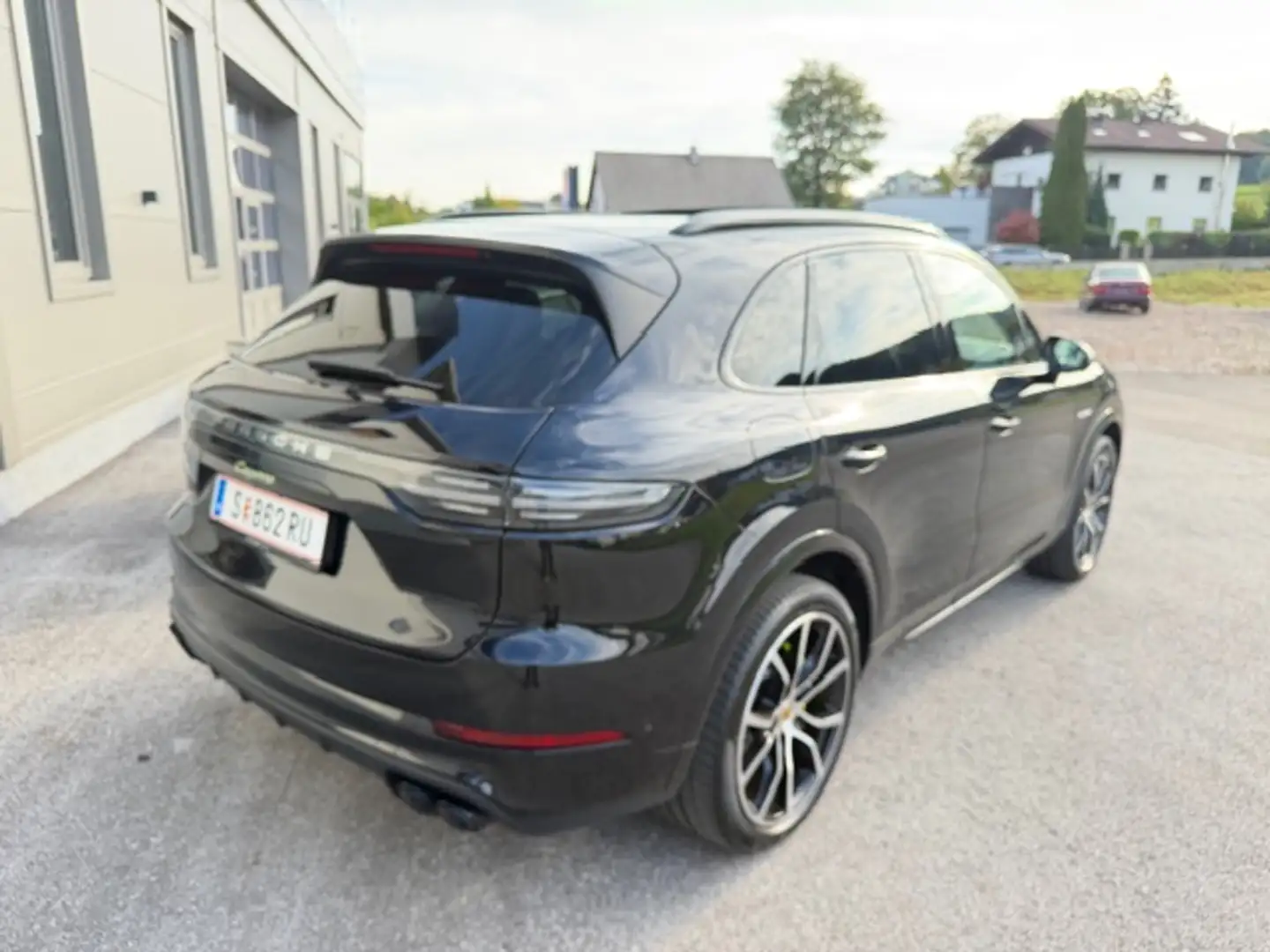 Porsche Cayenne Cayenne Coupe E-Hybrid PHEV 17,9 kWh Aut. Schwarz - 2