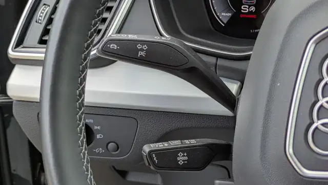 Audi Q5 view 14