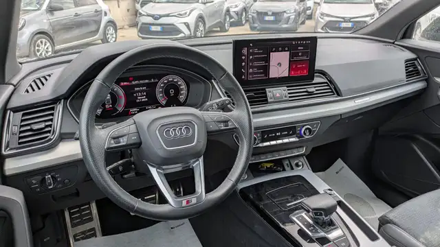 Audi Q5 view 5